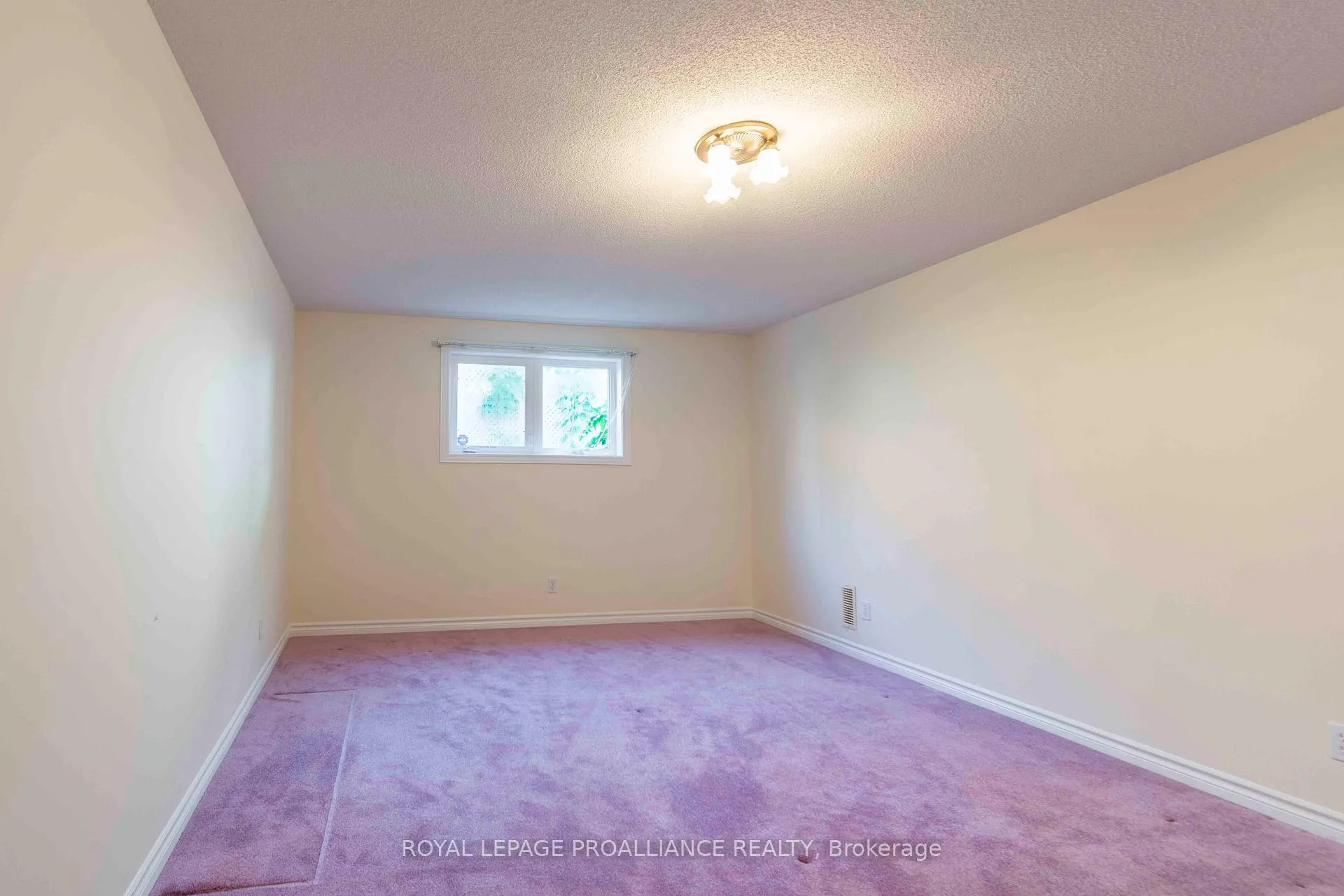 Photo 28 of 34 Edgeview Drive, Quinte West, Trenton Ward — HOMEH