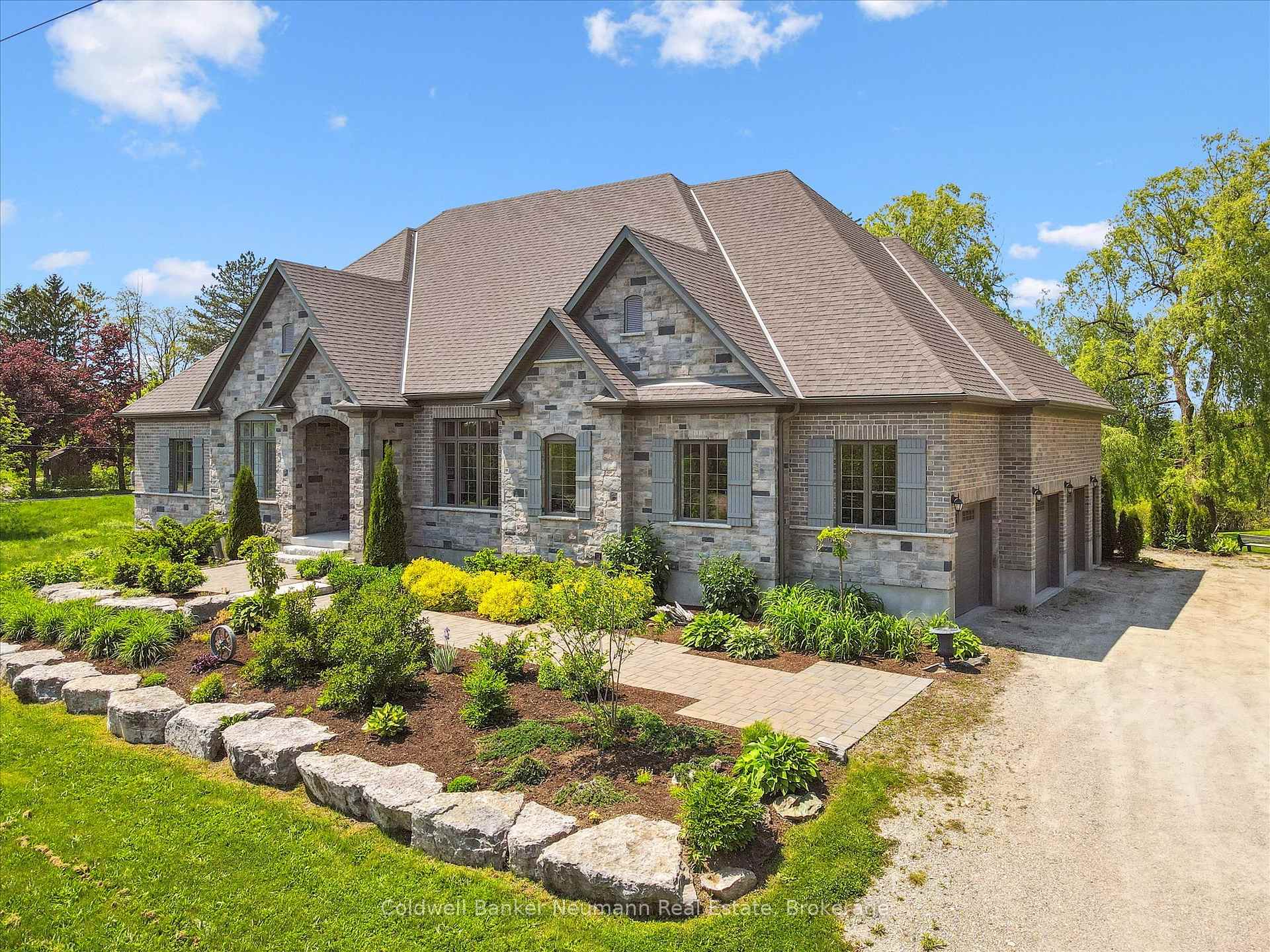 Photo 1 of 74 Gilmour Road, Puslinch, Aberfoyle — HOMEH