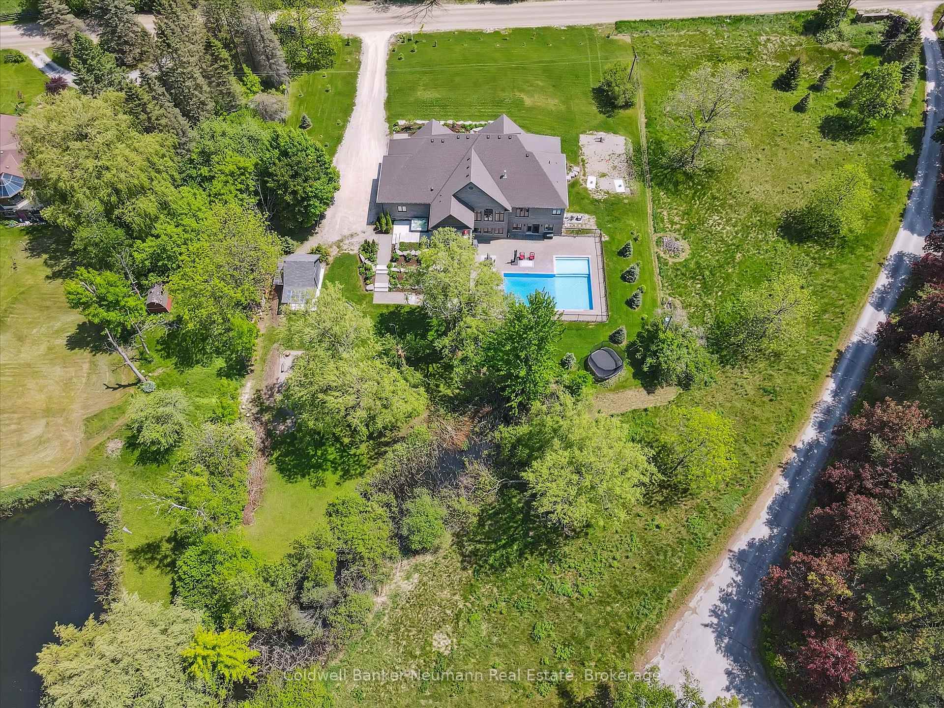 Photo 2 of 74 Gilmour Road, Puslinch, Aberfoyle — HOMEH
