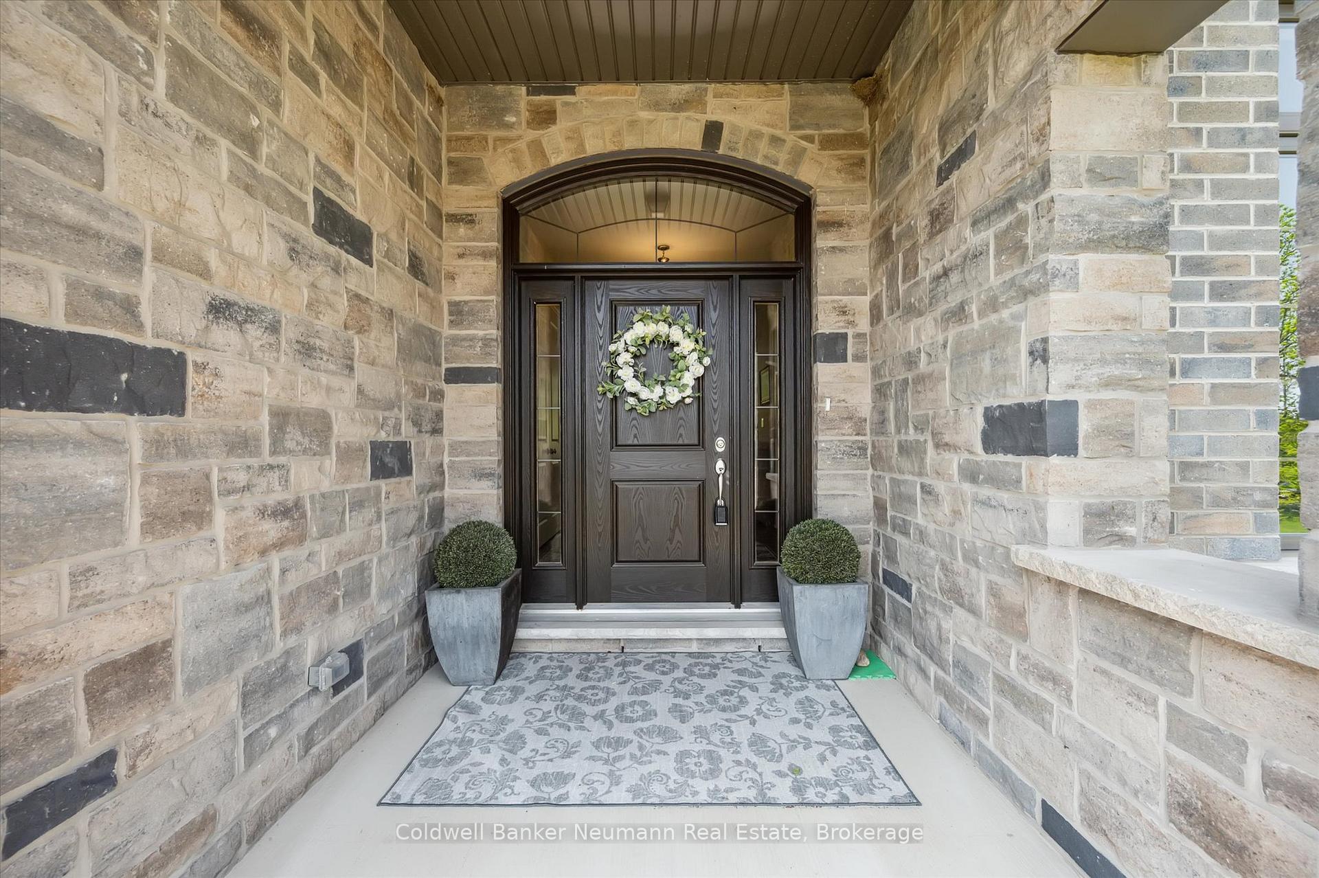 Photo 3 of 74 Gilmour Road, Puslinch, Aberfoyle — HOMEH