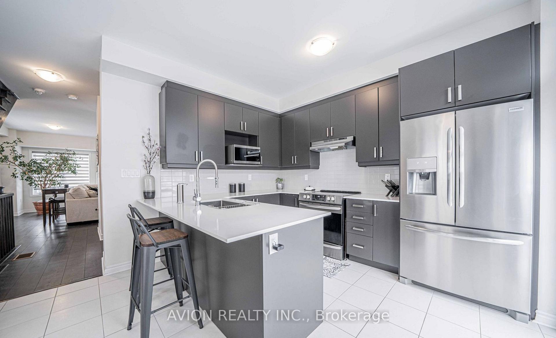 Photo 3 of 801 Atwater Path, Oshawa, Lakeview — HOMEH