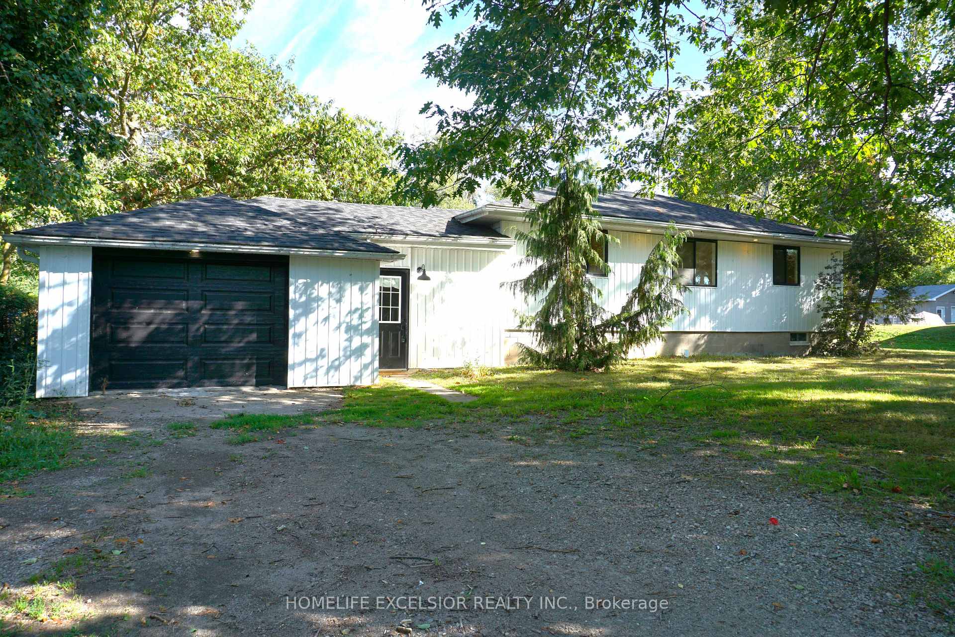 Front of 2866 Concession B Road