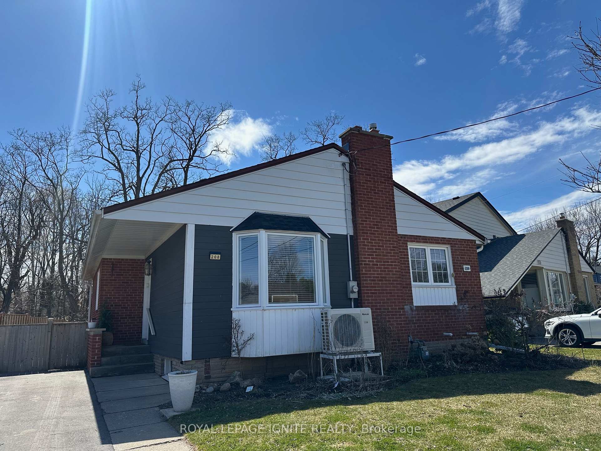 Photo 1 of 208 Riverplace Crescent, Milton, Old Milton — HOMEH