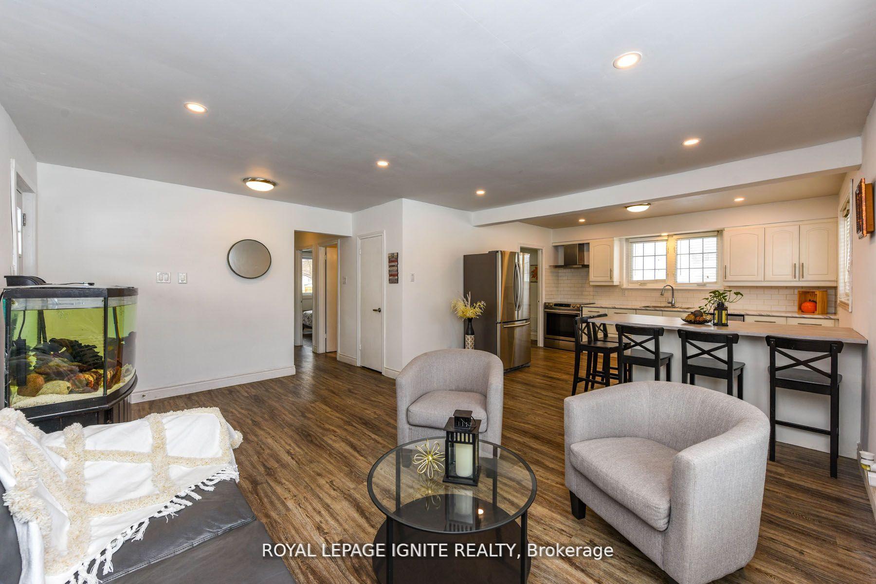 Photo 3 of 208 Riverplace Crescent, Milton, Old Milton — HOMEH