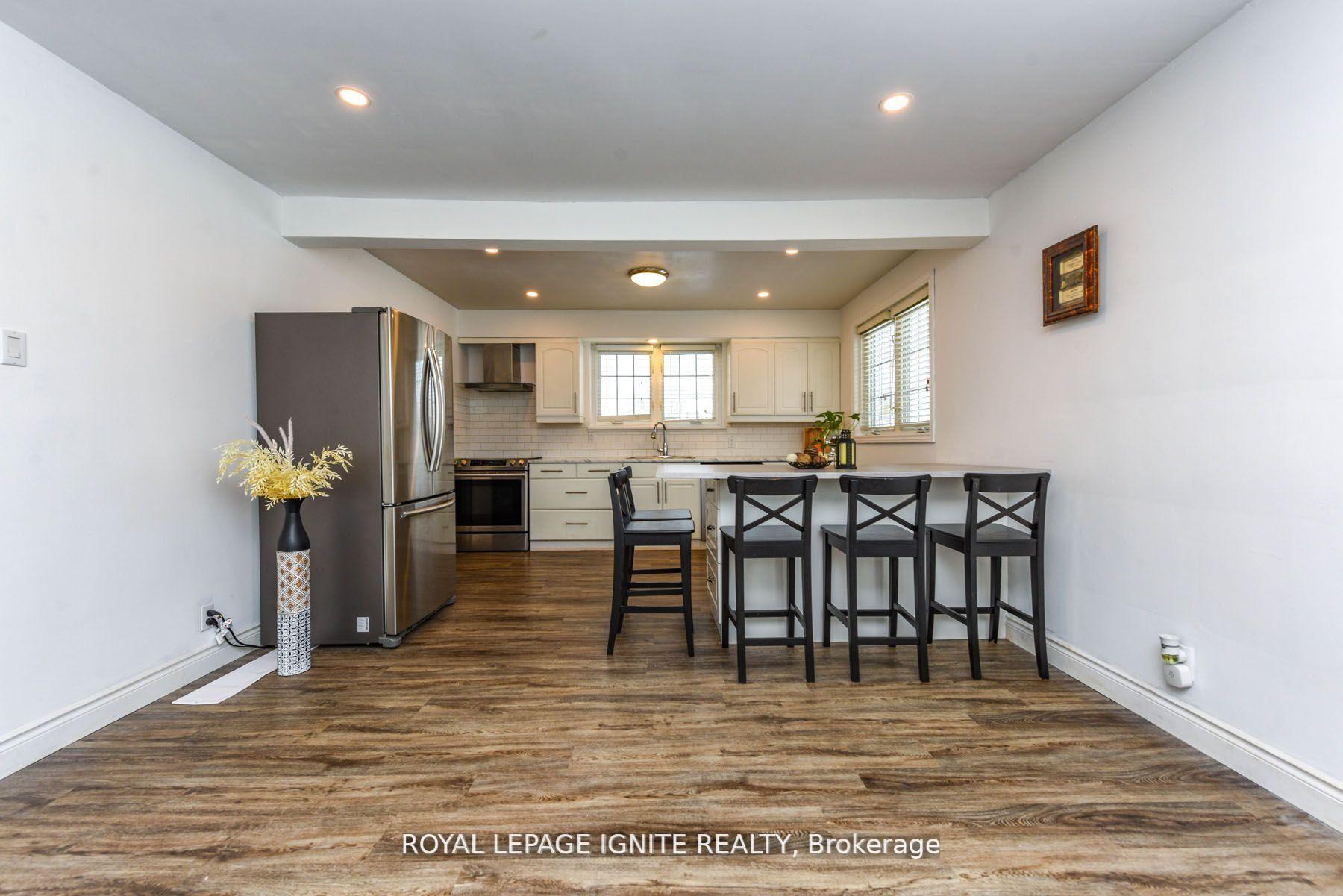 Photo 6 of 208 Riverplace Crescent, Milton, Old Milton — HOMEH
