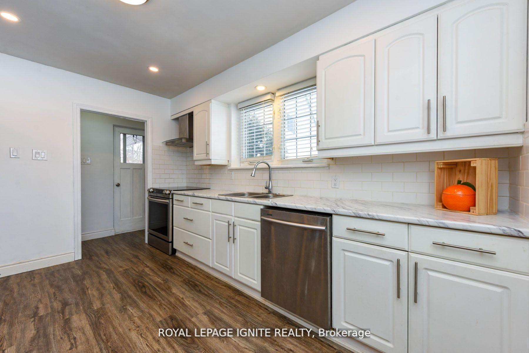 Photo 7 of 208 Riverplace Crescent, Milton, Old Milton — HOMEH