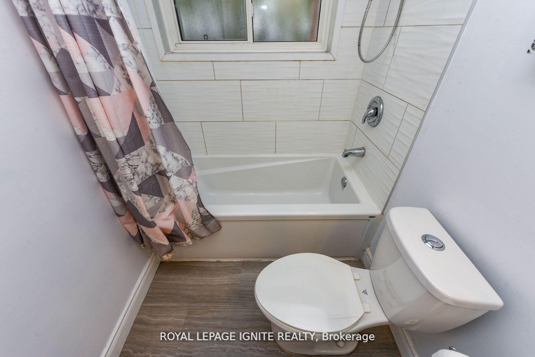 Photo 13 of 208 Riverplace Crescent, Milton, Old Milton — HOMEH