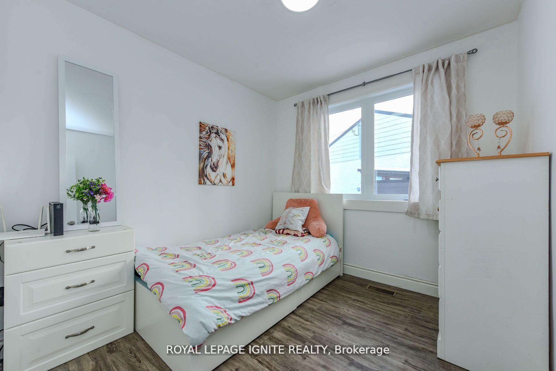 Photo 22 of 208 Riverplace Crescent, Milton, Old Milton — HOMEH