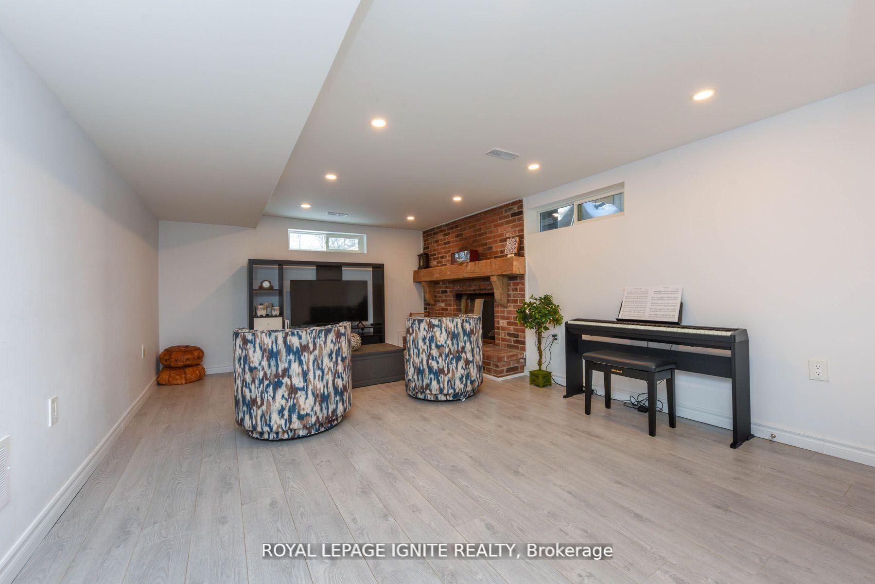 Photo 23 of 208 Riverplace Crescent, Milton, Old Milton — HOMEH
