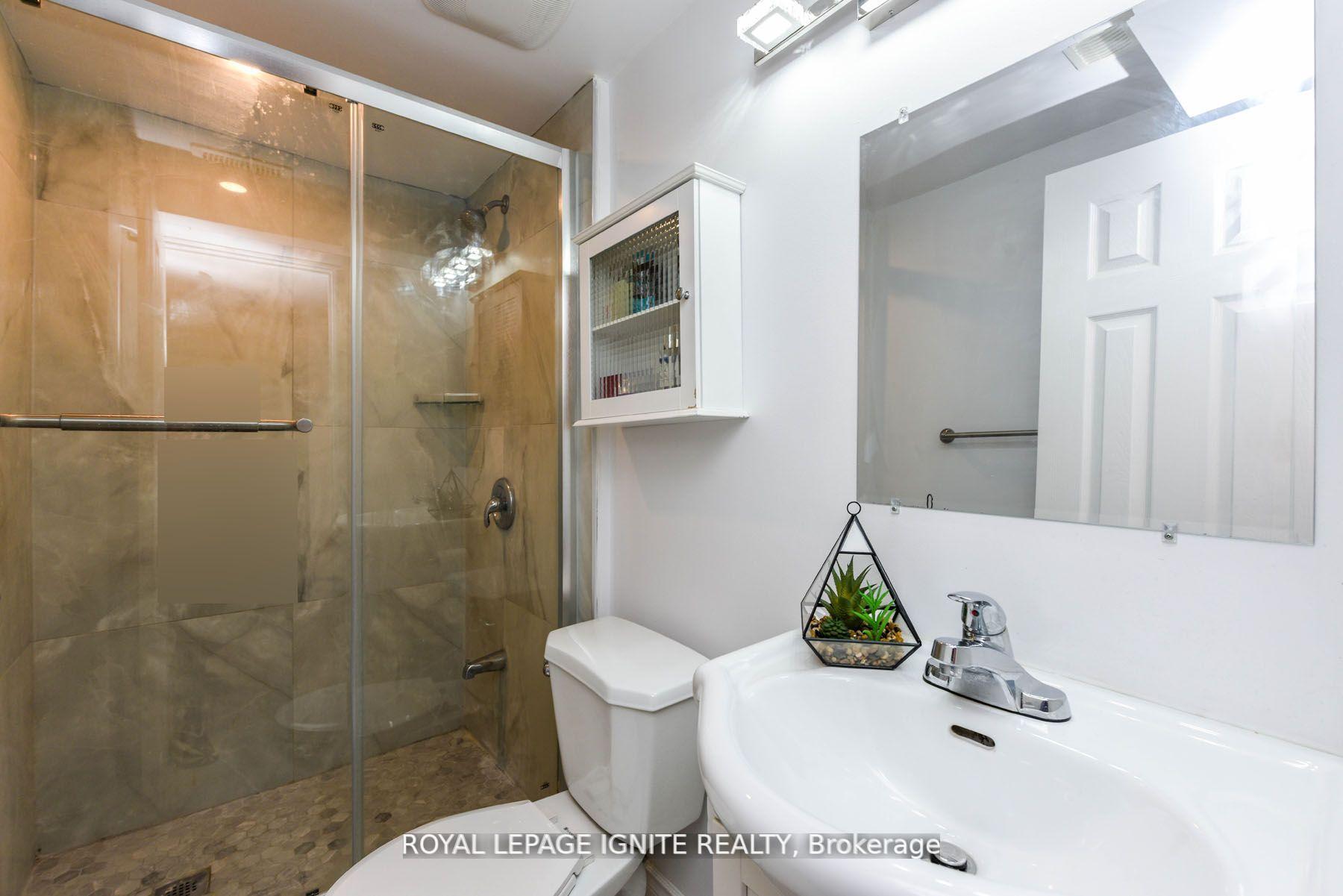 Photo 28 of 208 Riverplace Crescent, Milton, Old Milton — HOMEH