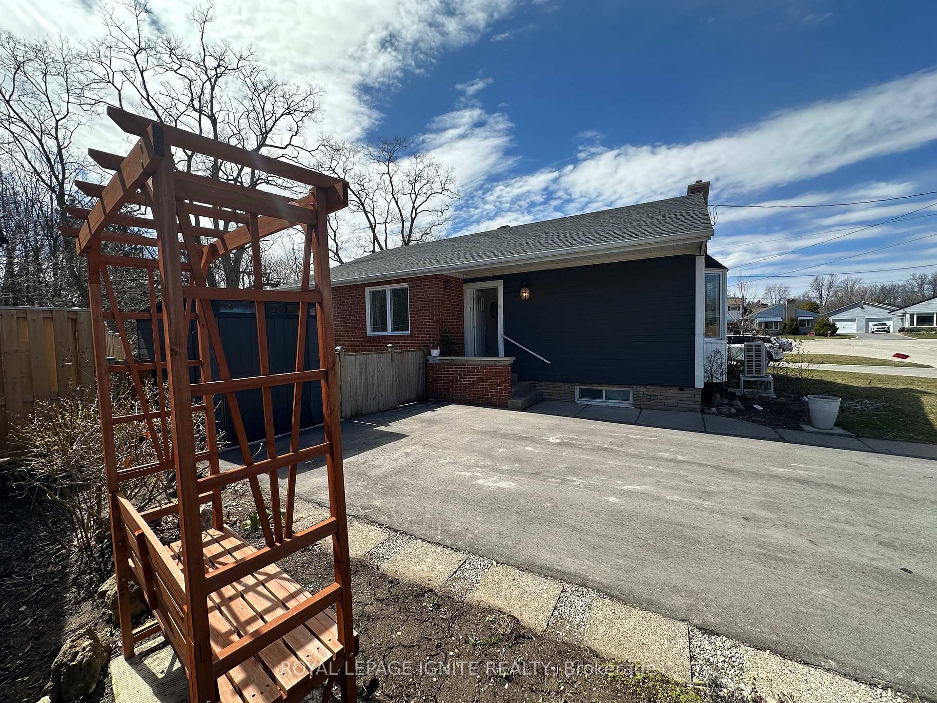 Photo 42 of 208 Riverplace Crescent, Milton, Old Milton — HOMEH