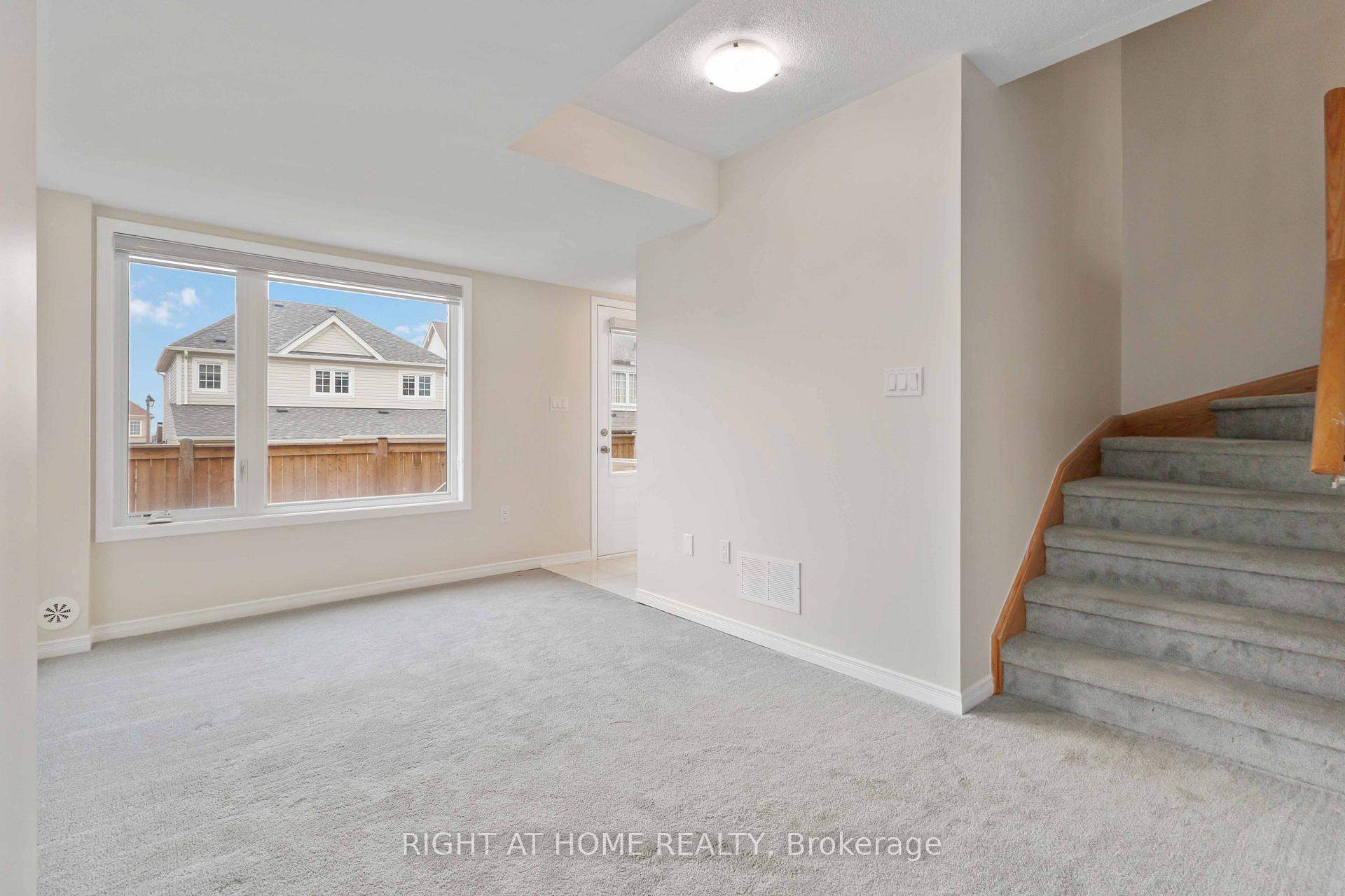 Photo 5 of 1404 Coral Springs Path, Oshawa, Taunton — HOMEH