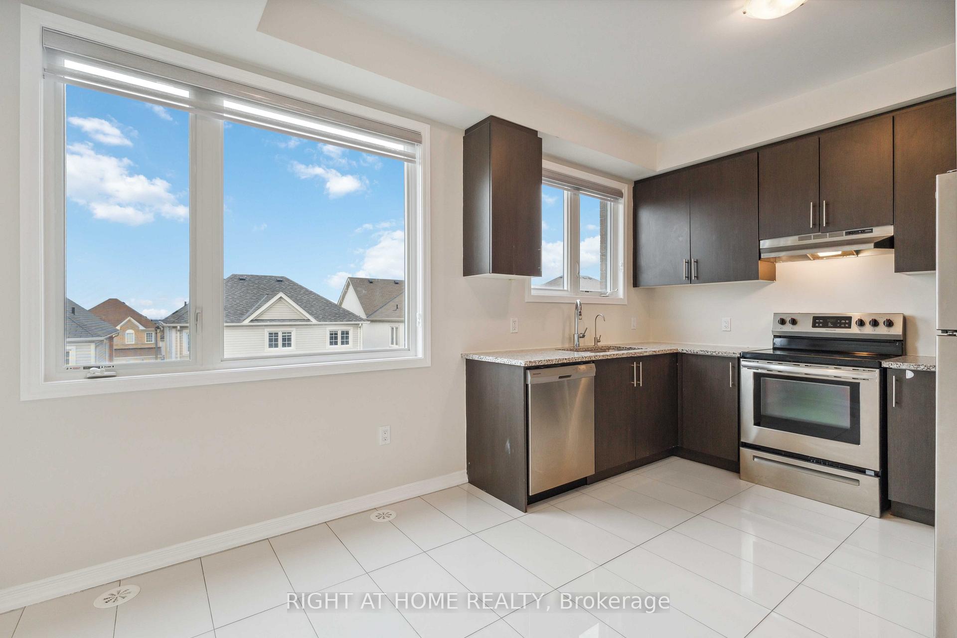 Photo 12 of 1404 Coral Springs Path, Oshawa, Taunton — HOMEH