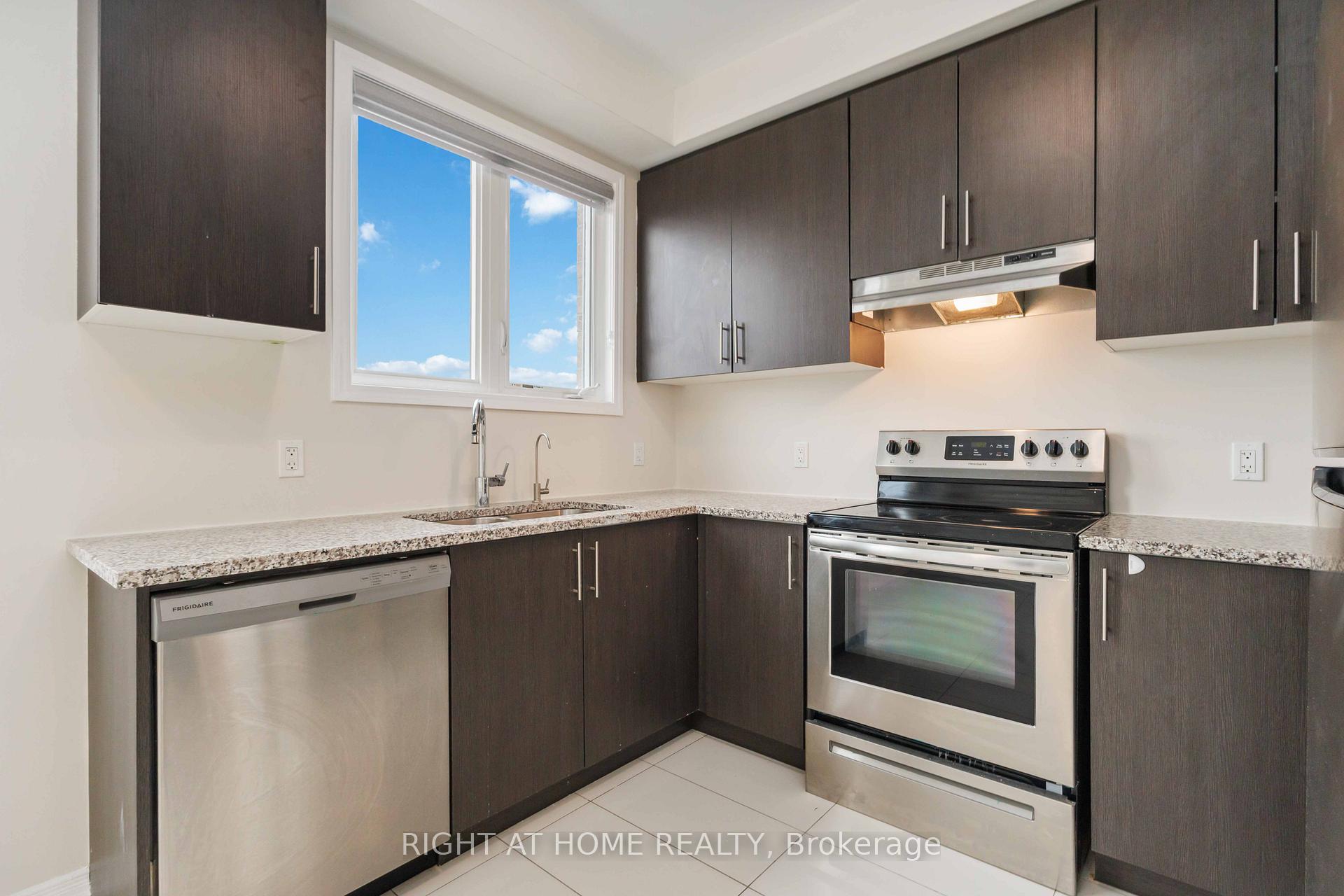 Photo 14 of 1404 Coral Springs Path, Oshawa, Taunton — HOMEH
