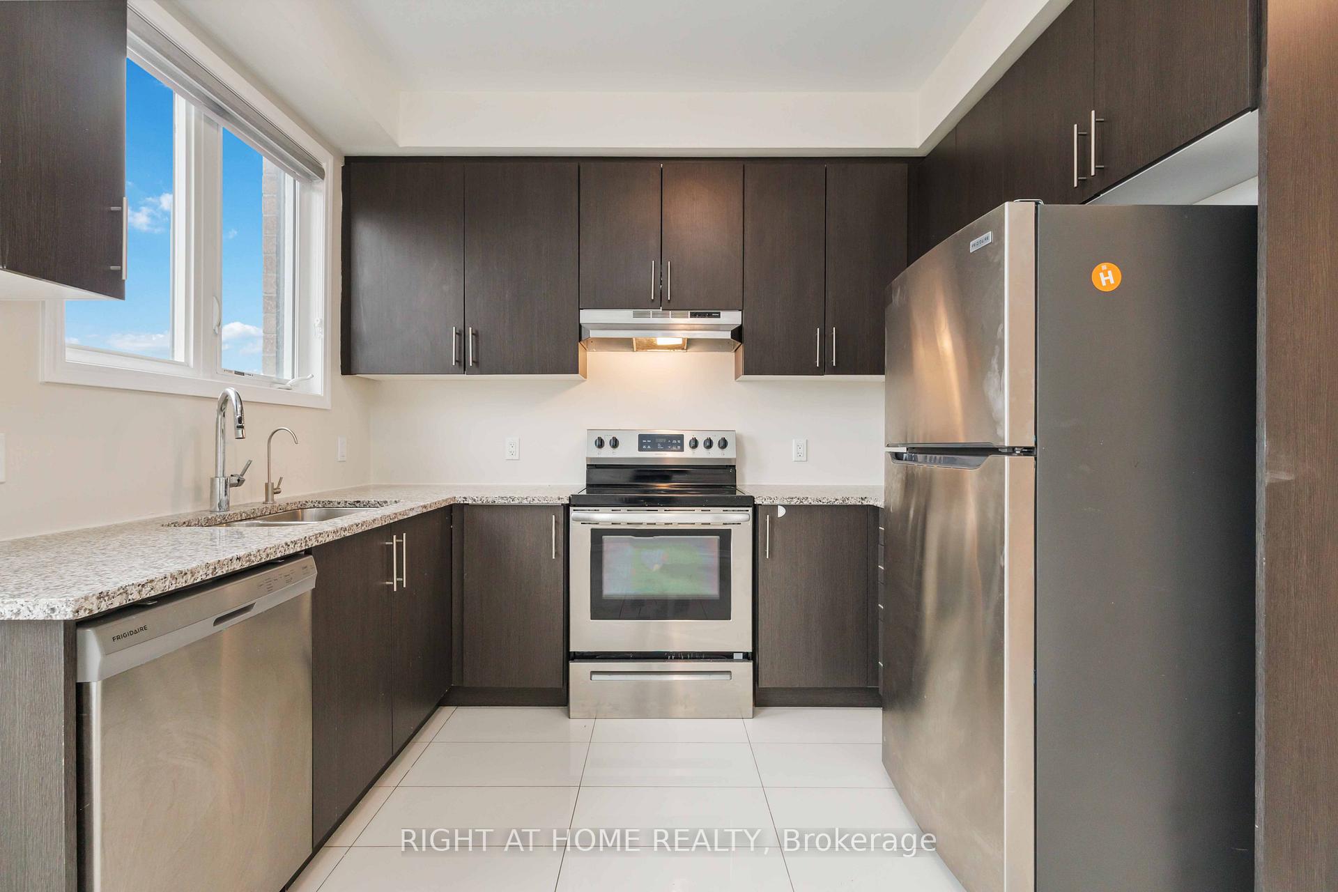 Photo 15 of 1404 Coral Springs Path, Oshawa, Taunton — HOMEH