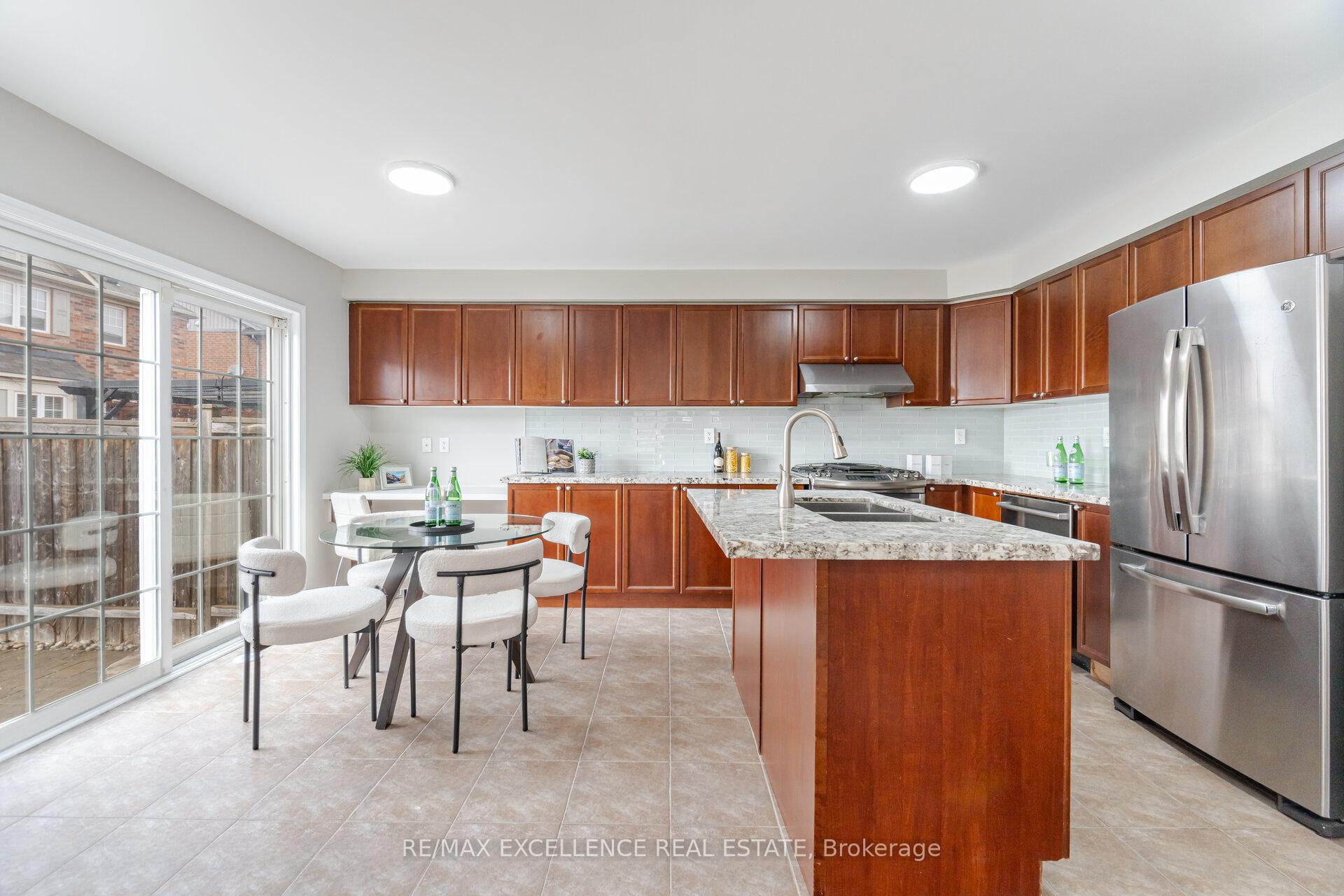 Photo 10 of 781 Howden Crescent, Milton, Coates — HOMEH