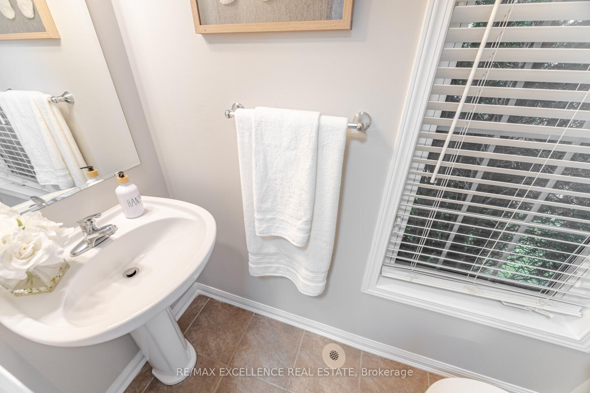Photo 15 of 781 Howden Crescent, Milton, Coates — HOMEH