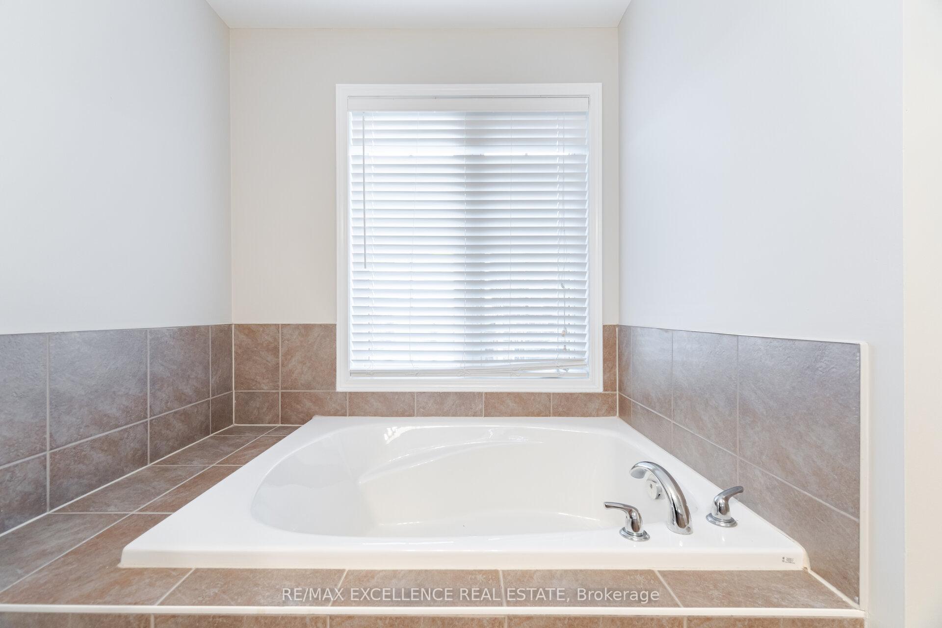 Photo 22 of 781 Howden Crescent, Milton, Coates — HOMEH