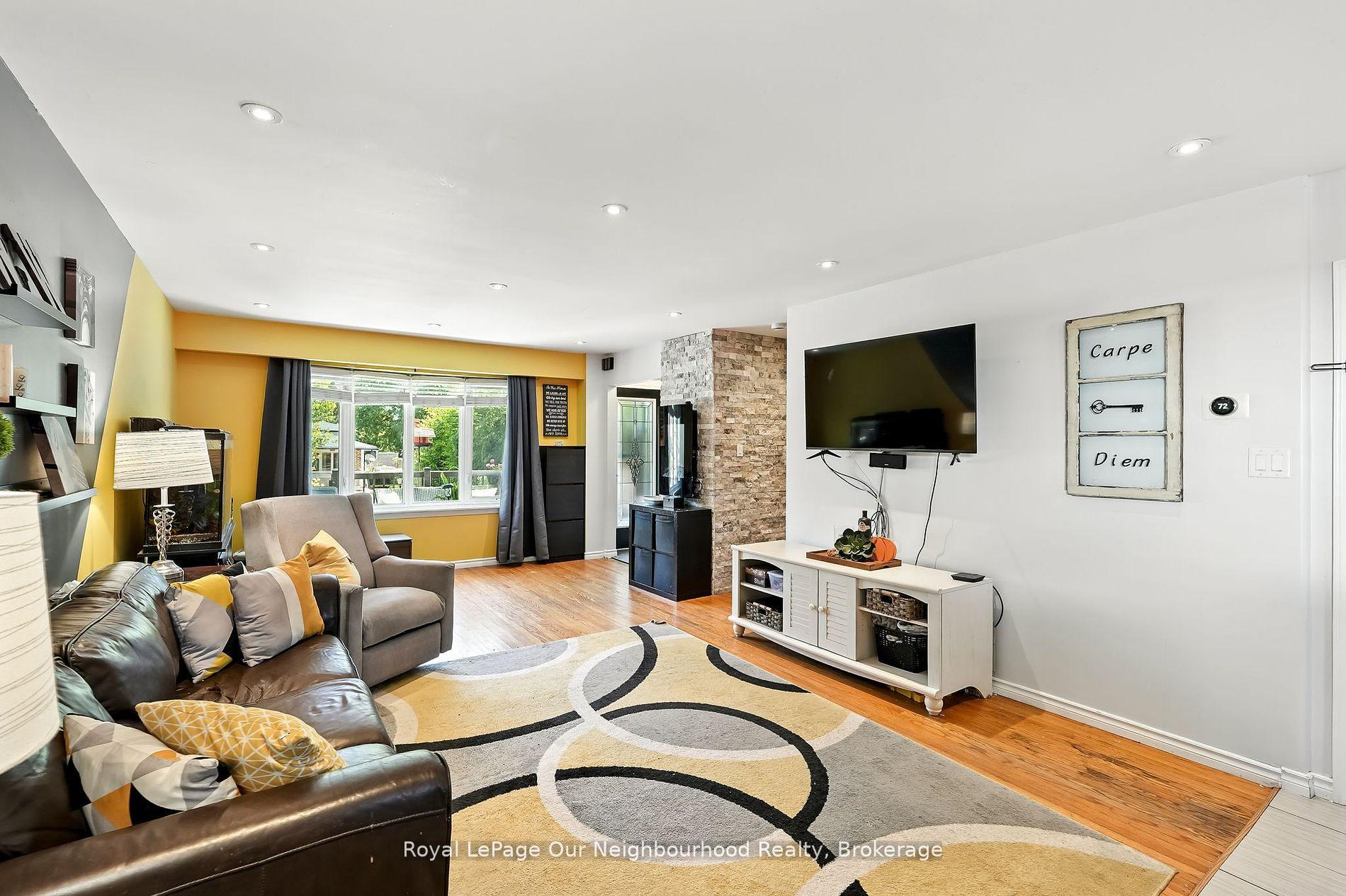 Photo 5 of 1156 Valley Court, Oshawa, Lakeview — HOMEH