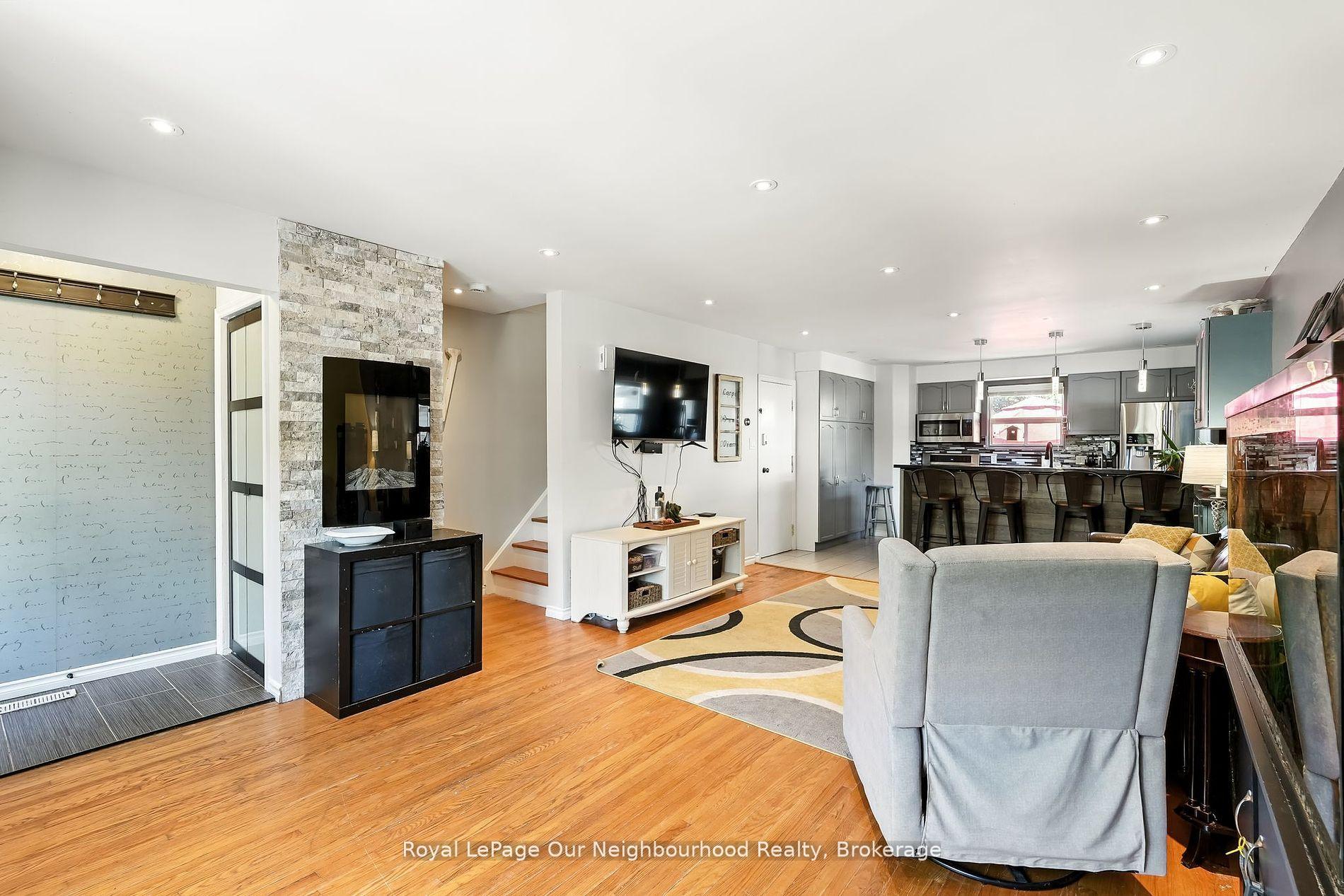Photo 6 of 1156 Valley Court, Oshawa, Lakeview — HOMEH