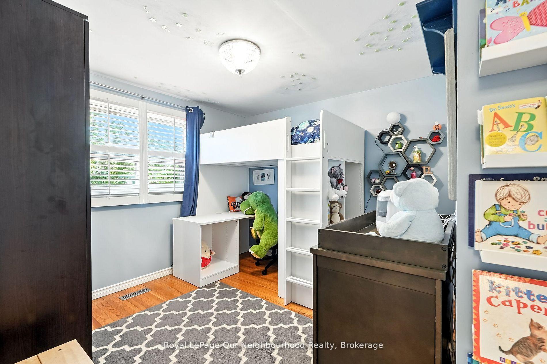Photo 13 of 1156 Valley Court, Oshawa, Lakeview — HOMEH