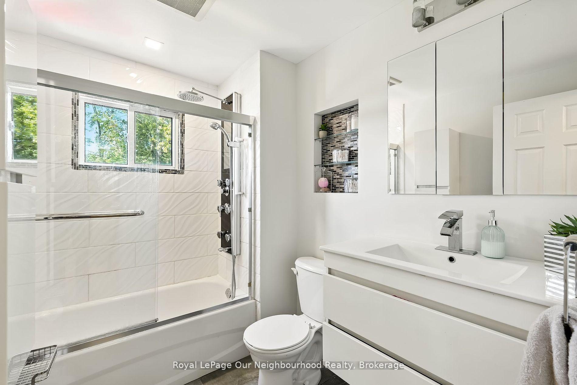 Photo 14 of 1156 Valley Court, Oshawa, Lakeview — HOMEH