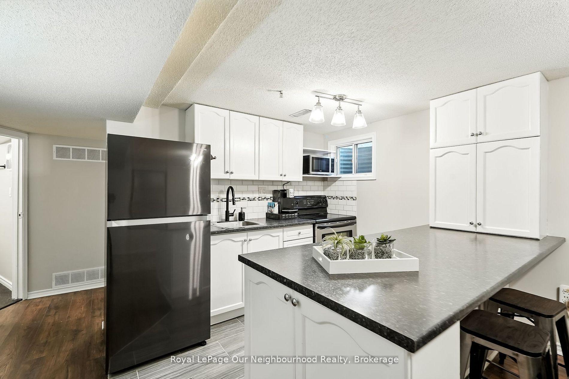 Photo 17 of 1156 Valley Court, Oshawa, Lakeview — HOMEH