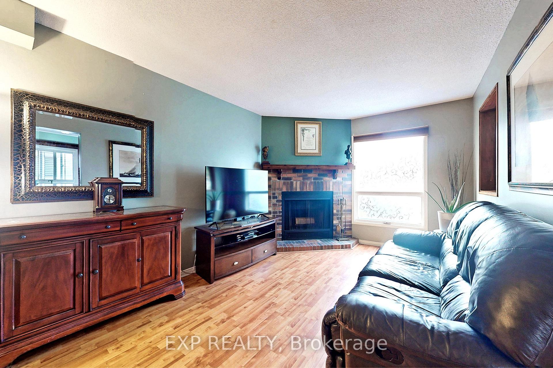 Photo 3 of 905 Rambleberry Avenue, Pickering, Liverpool — HOMEH
