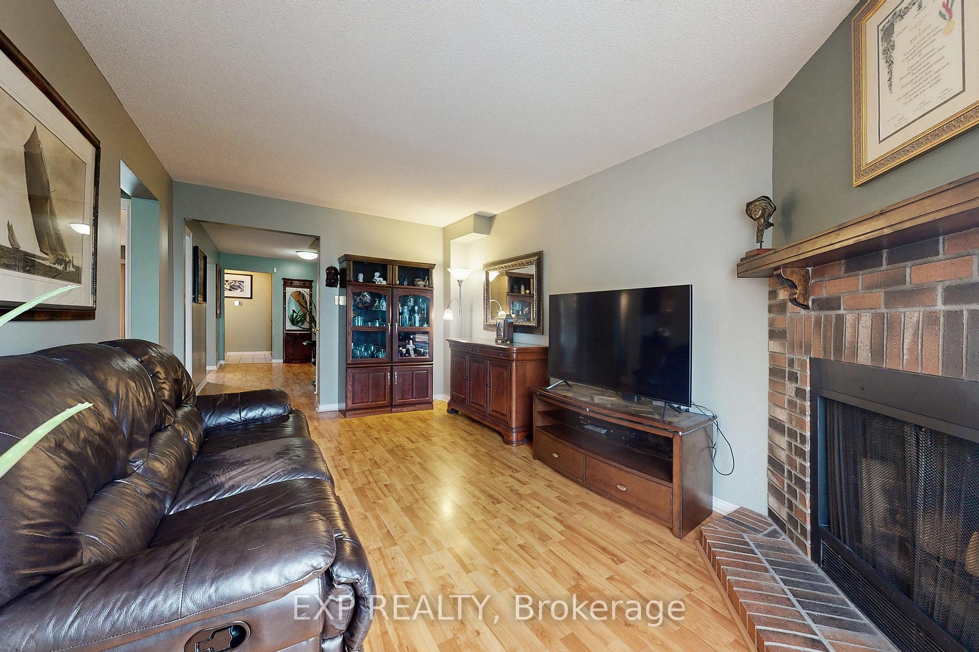 Photo 4 of 905 Rambleberry Avenue, Pickering, Liverpool — HOMEH