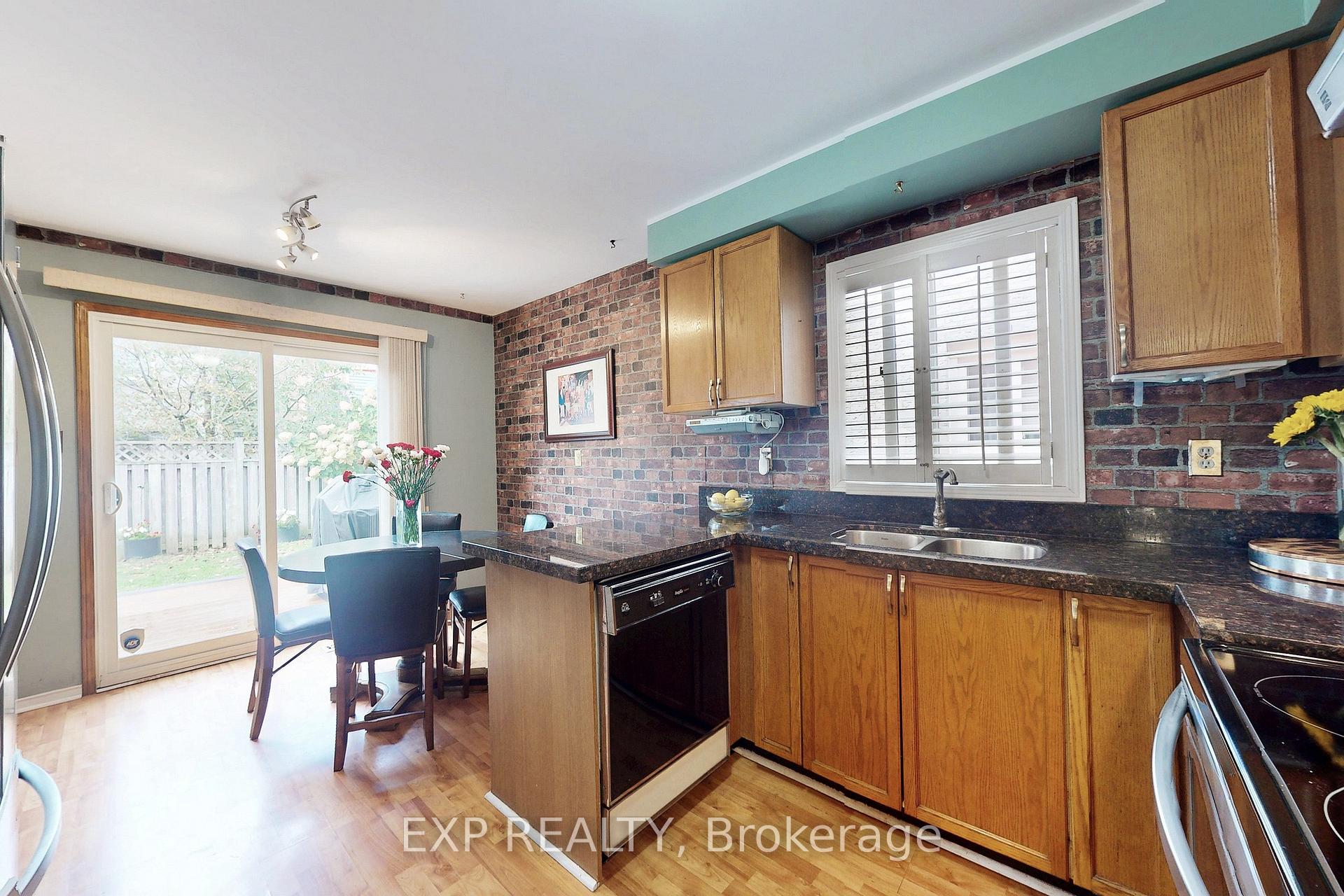 Photo 8 of 905 Rambleberry Avenue, Pickering, Liverpool — HOMEH