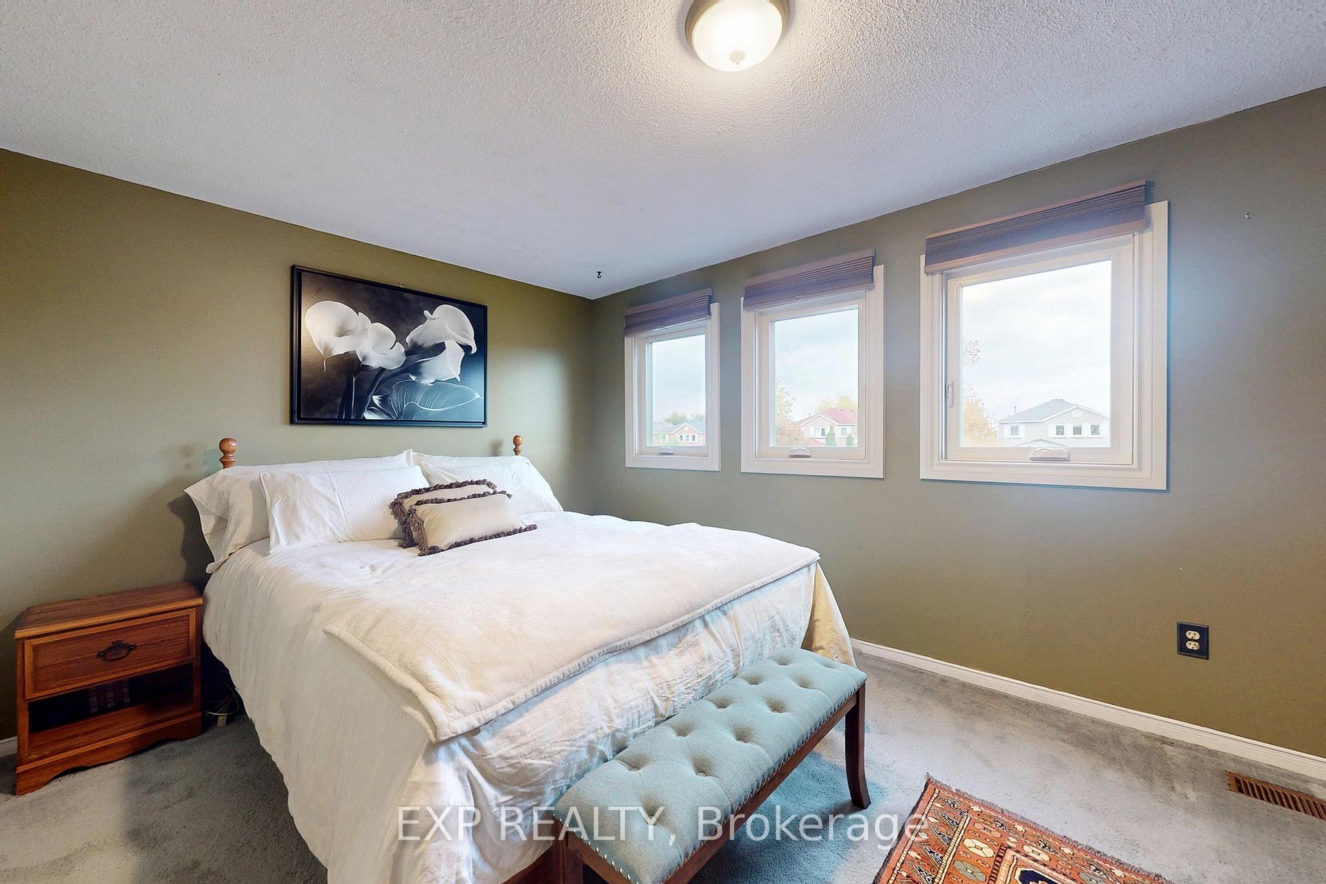 Photo 14 of 905 Rambleberry Avenue, Pickering, Liverpool — HOMEH
