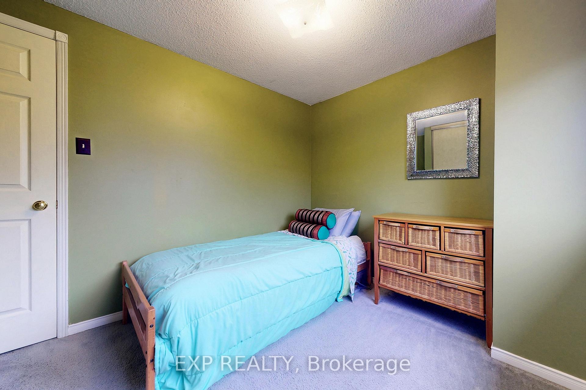 Photo 17 of 905 Rambleberry Avenue, Pickering, Liverpool — HOMEH