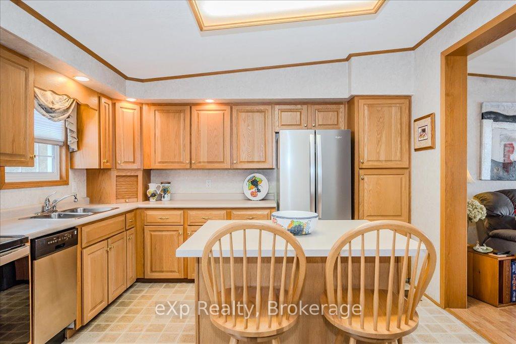Photo 13 of 3 Trillium Beach Drive, Puslinch, Rural Puslinch East — HOMEH