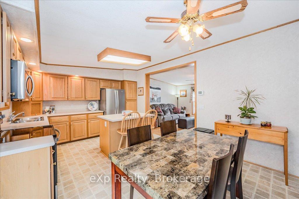 Photo 17 of 3 Trillium Beach Drive, Puslinch, Rural Puslinch East — HOMEH