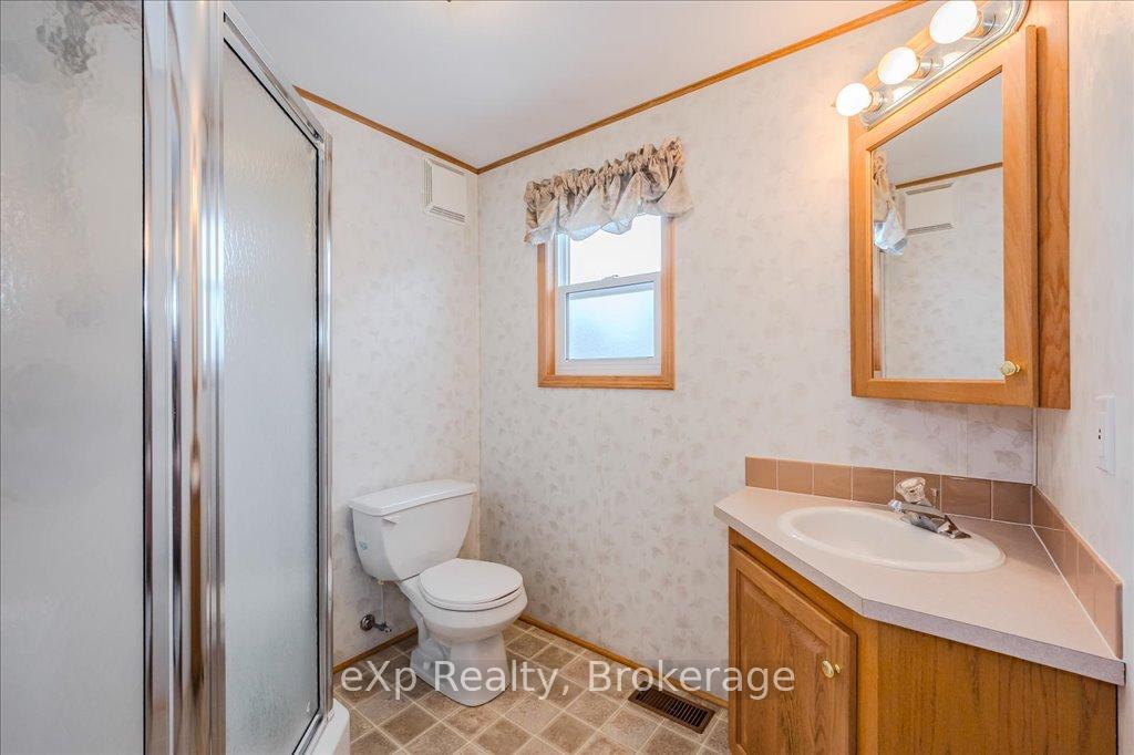 Photo 24 of 3 Trillium Beach Drive, Puslinch, Rural Puslinch East — HOMEH