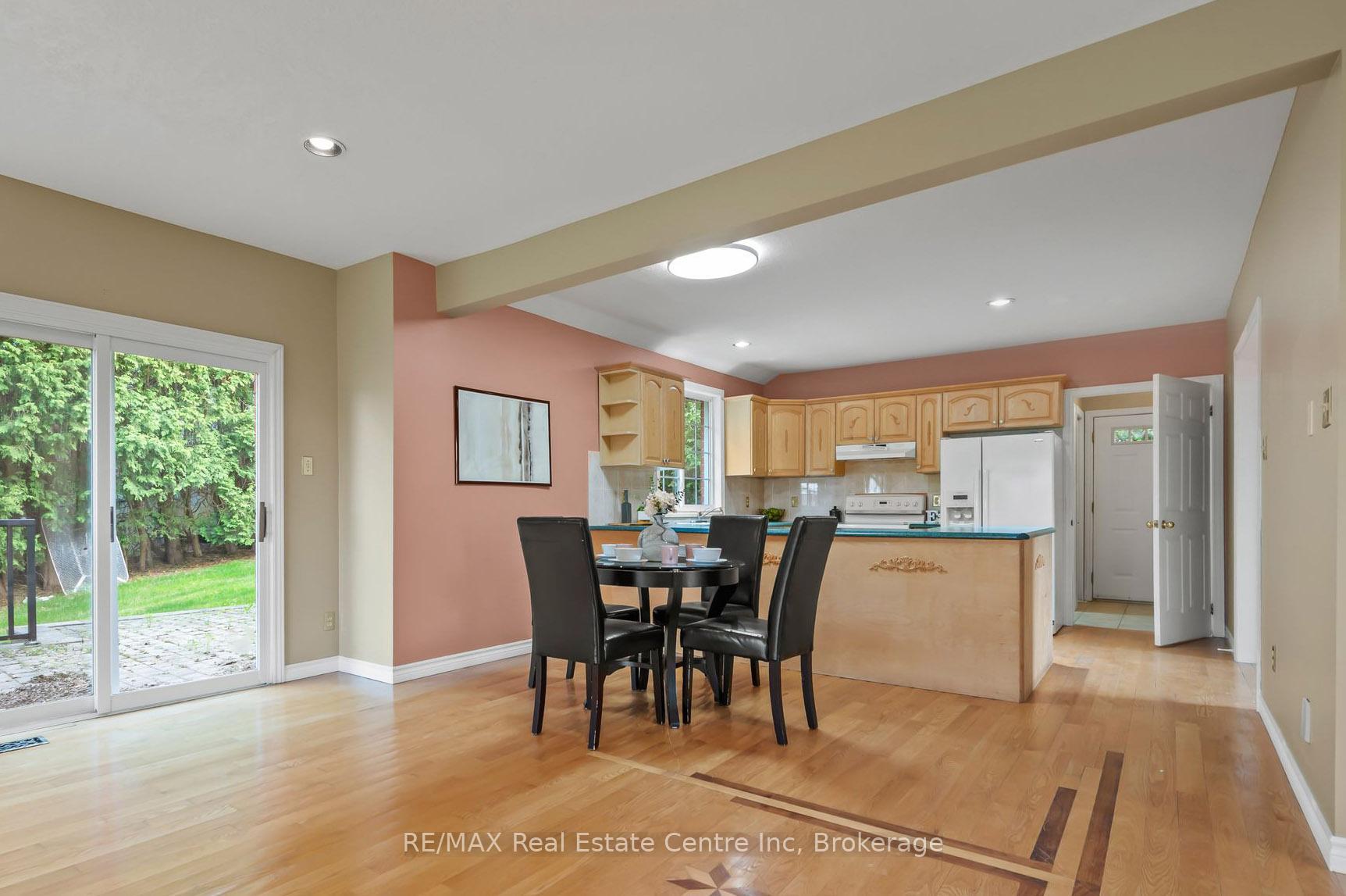 Photo 6 of 4 Brock Road N, Puslinch, Aberfoyle — HOMEH