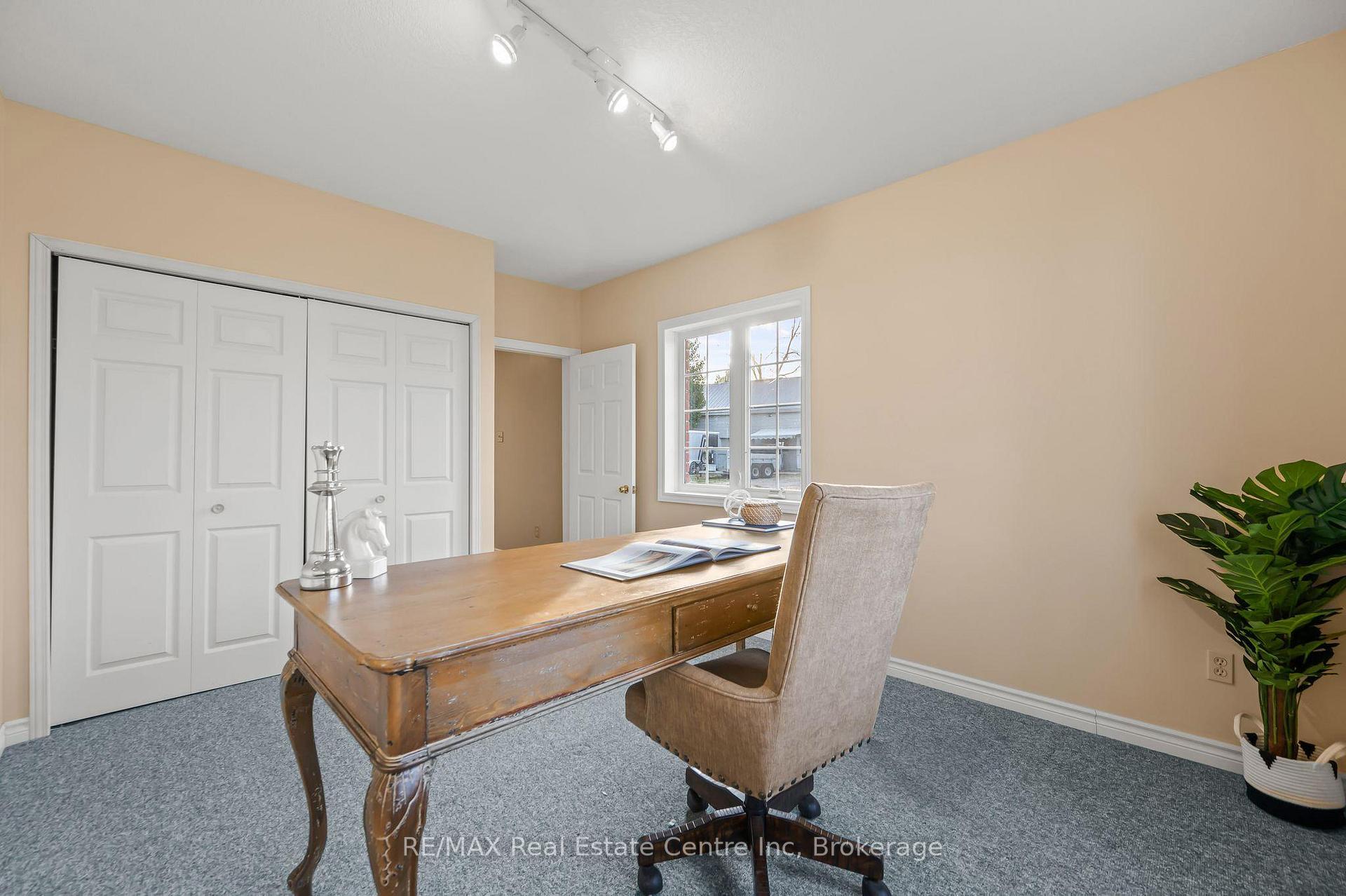 Photo 11 of 4 Brock Road N, Puslinch, Aberfoyle — HOMEH