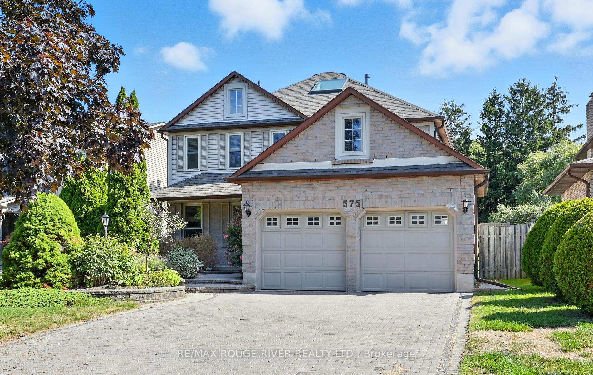 Photo 2 of 575 Dunrobin Court, Oshawa, McLaughlin — HOMEH