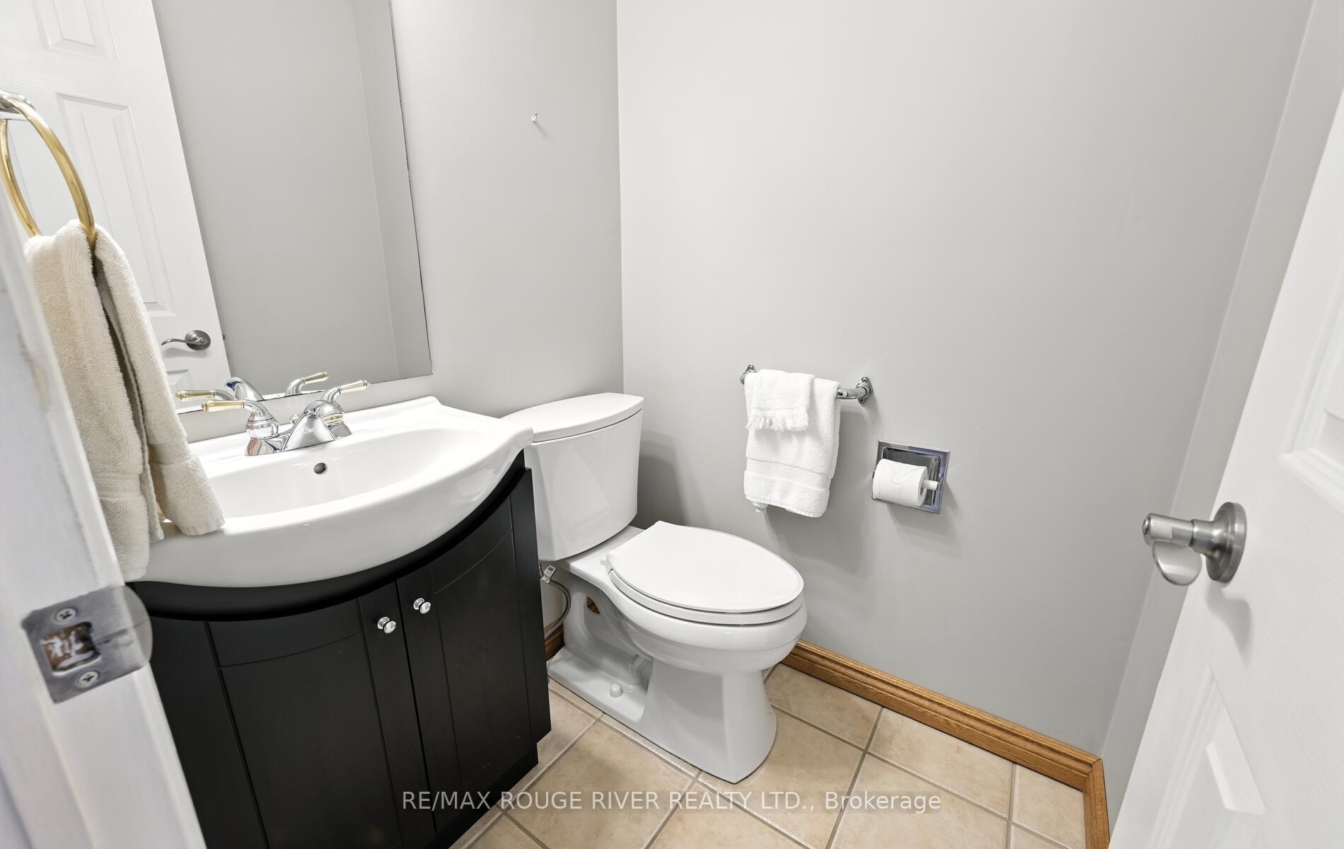 Photo 18 of 575 Dunrobin Court, Oshawa, McLaughlin — HOMEH