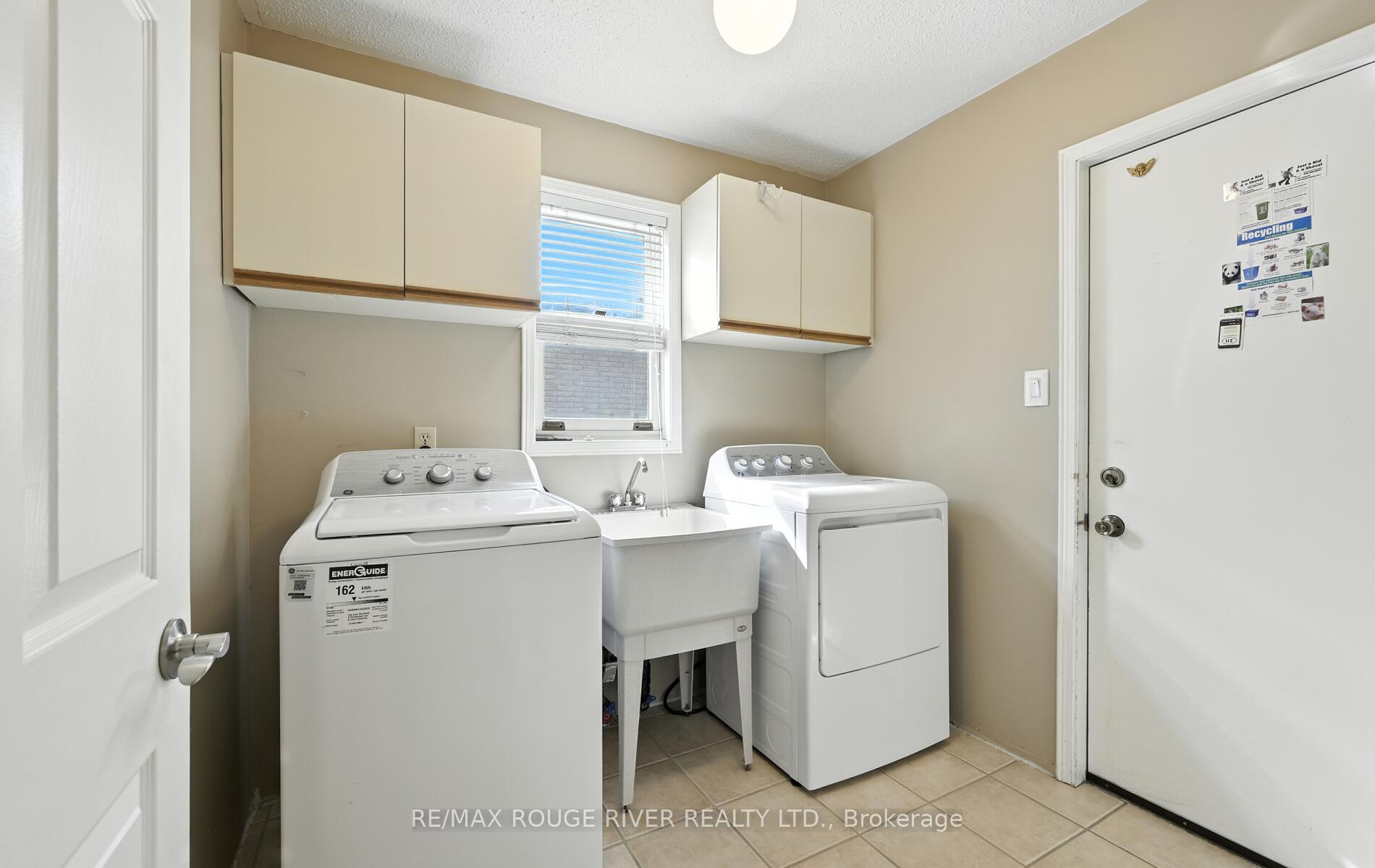 Photo 19 of 575 Dunrobin Court, Oshawa, McLaughlin — HOMEH
