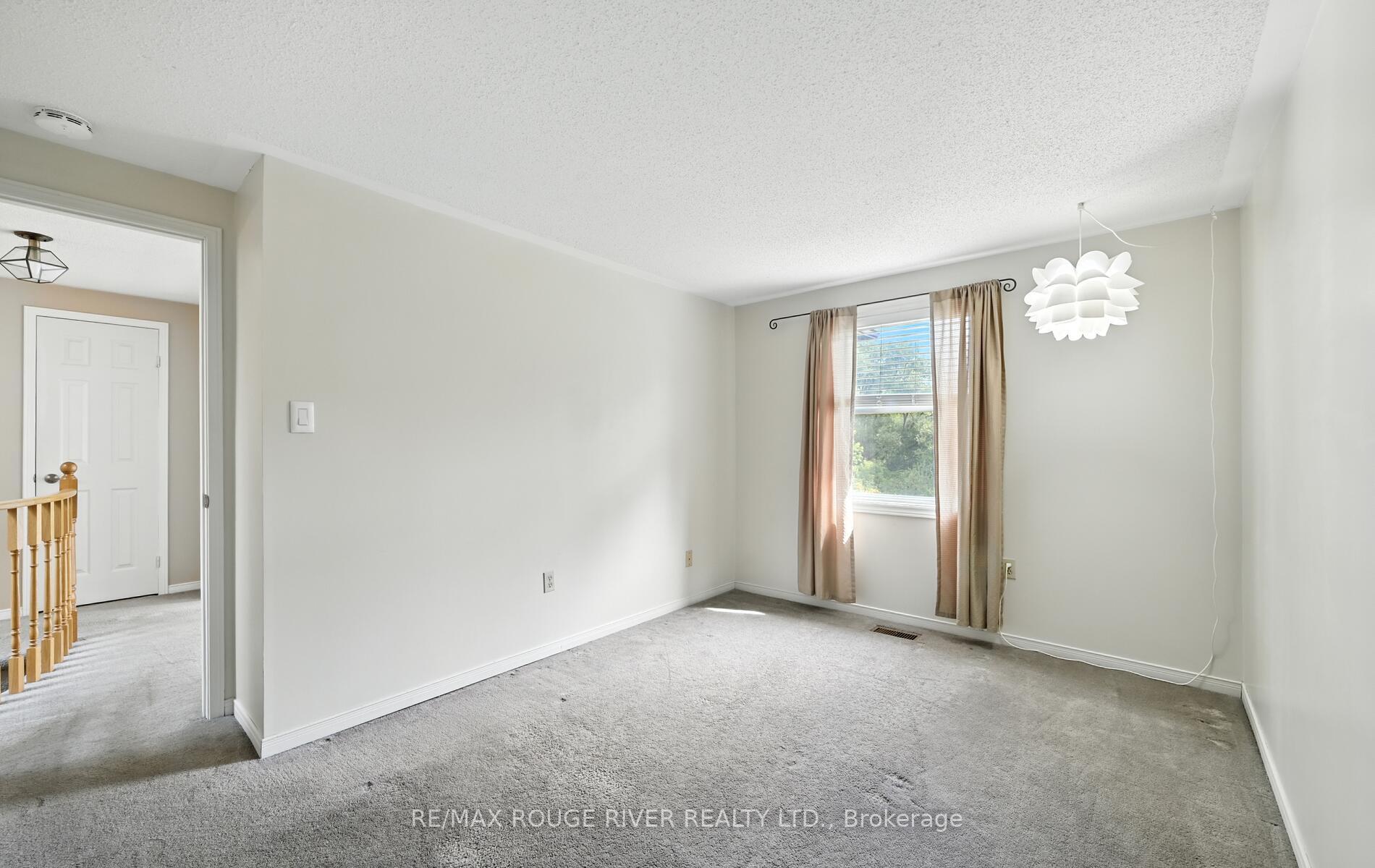 Photo 24 of 575 Dunrobin Court, Oshawa, McLaughlin — HOMEH