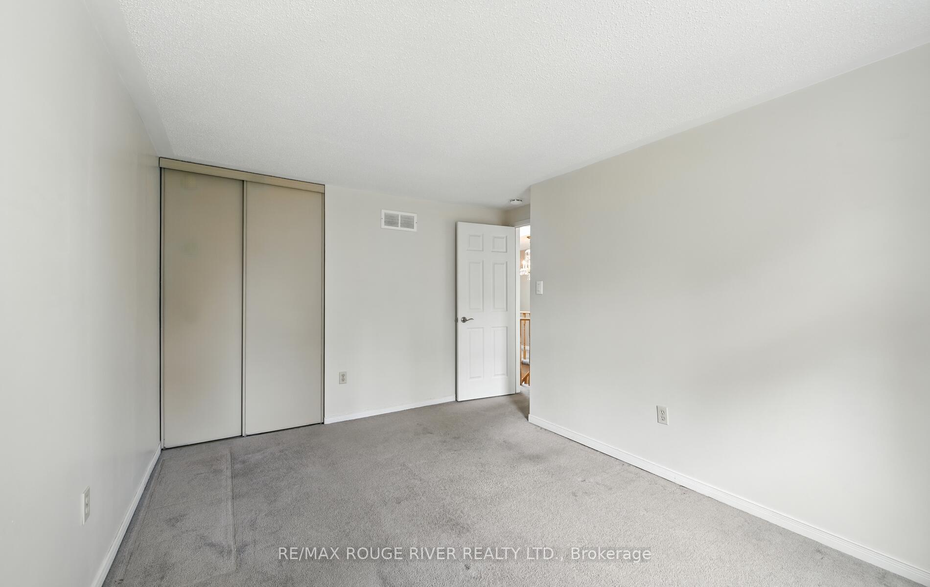 Photo 25 of 575 Dunrobin Court, Oshawa, McLaughlin — HOMEH
