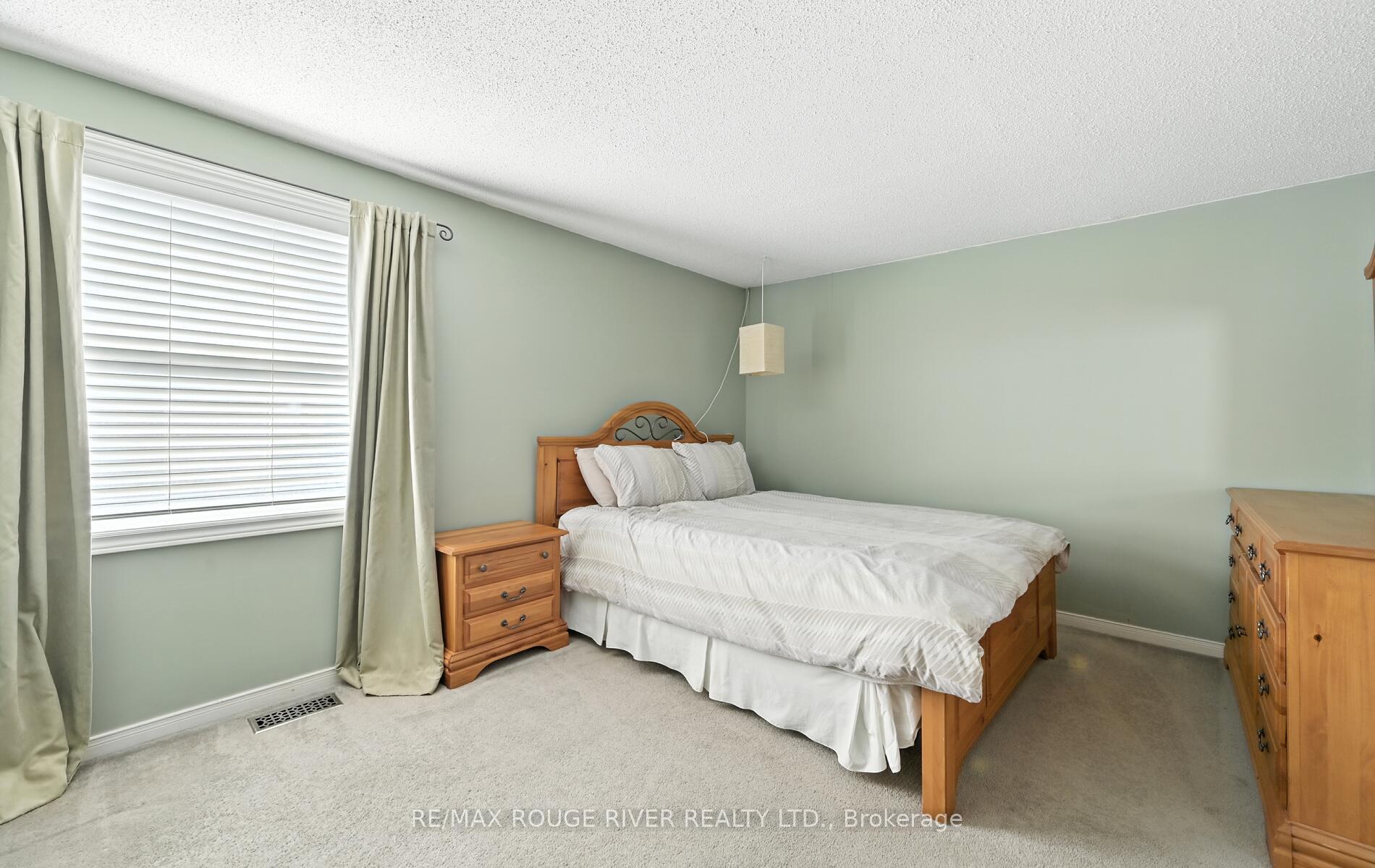 Photo 28 of 575 Dunrobin Court, Oshawa, McLaughlin — HOMEH