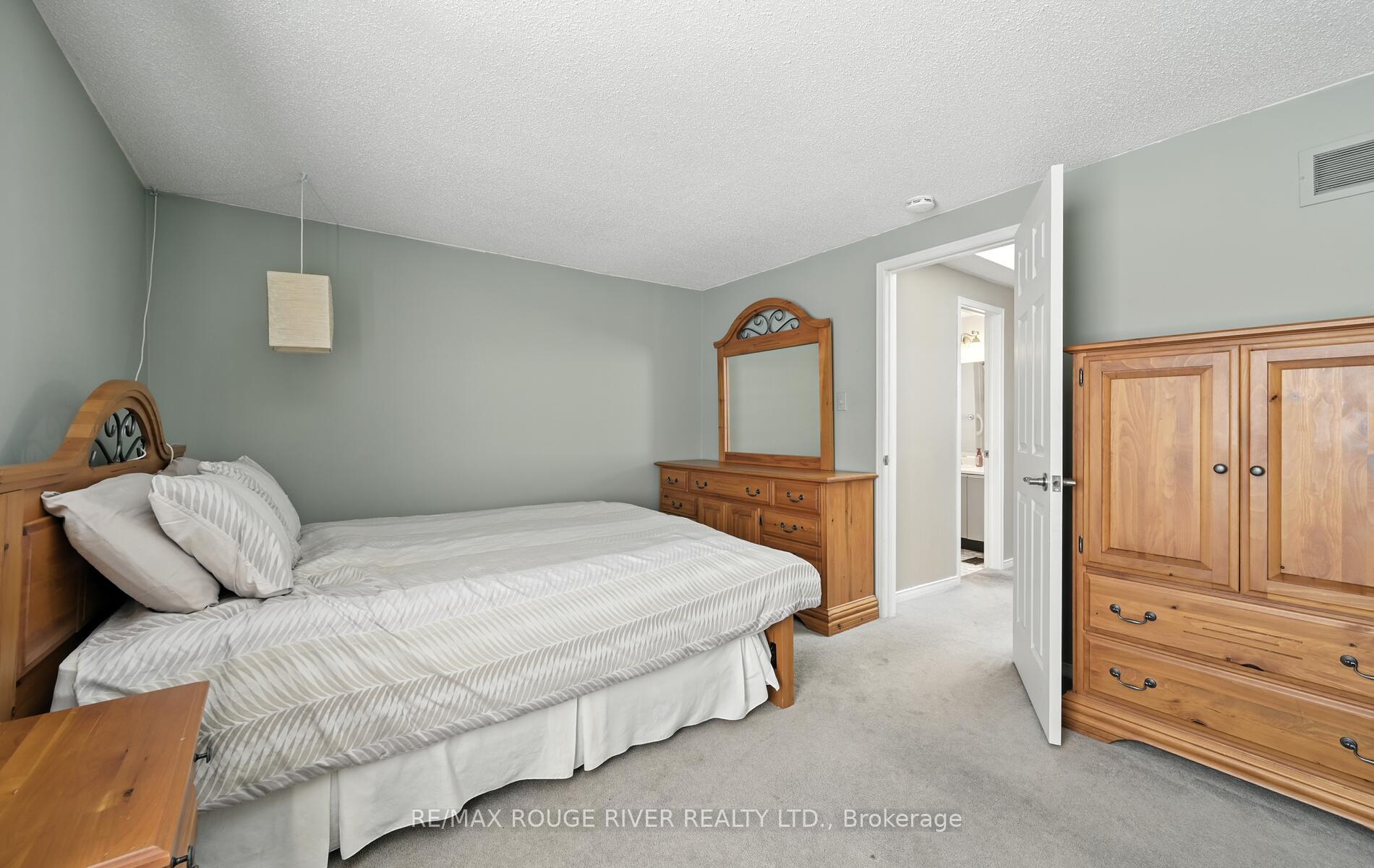 Photo 29 of 575 Dunrobin Court, Oshawa, McLaughlin — HOMEH