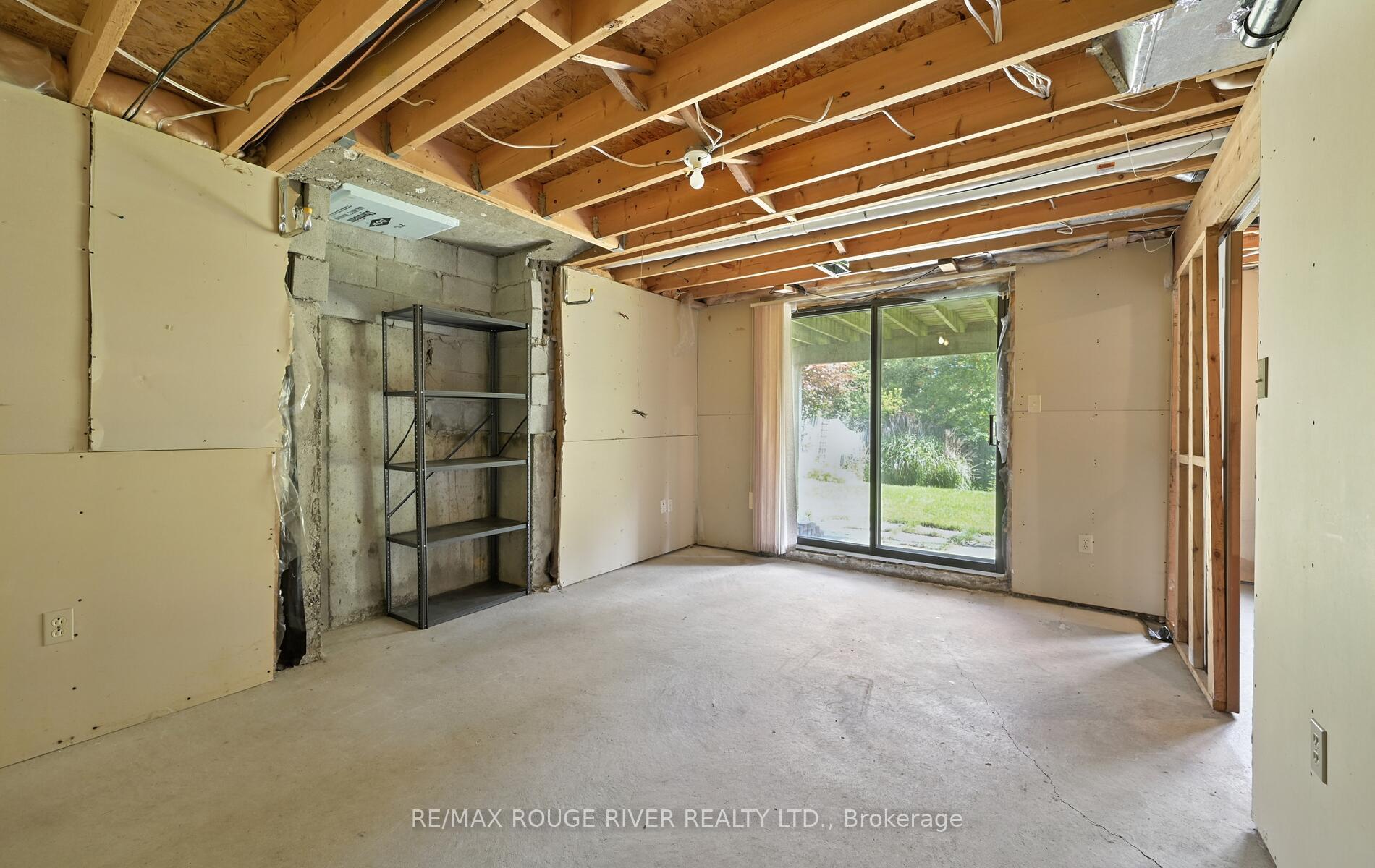 Photo 32 of 575 Dunrobin Court, Oshawa, McLaughlin — HOMEH