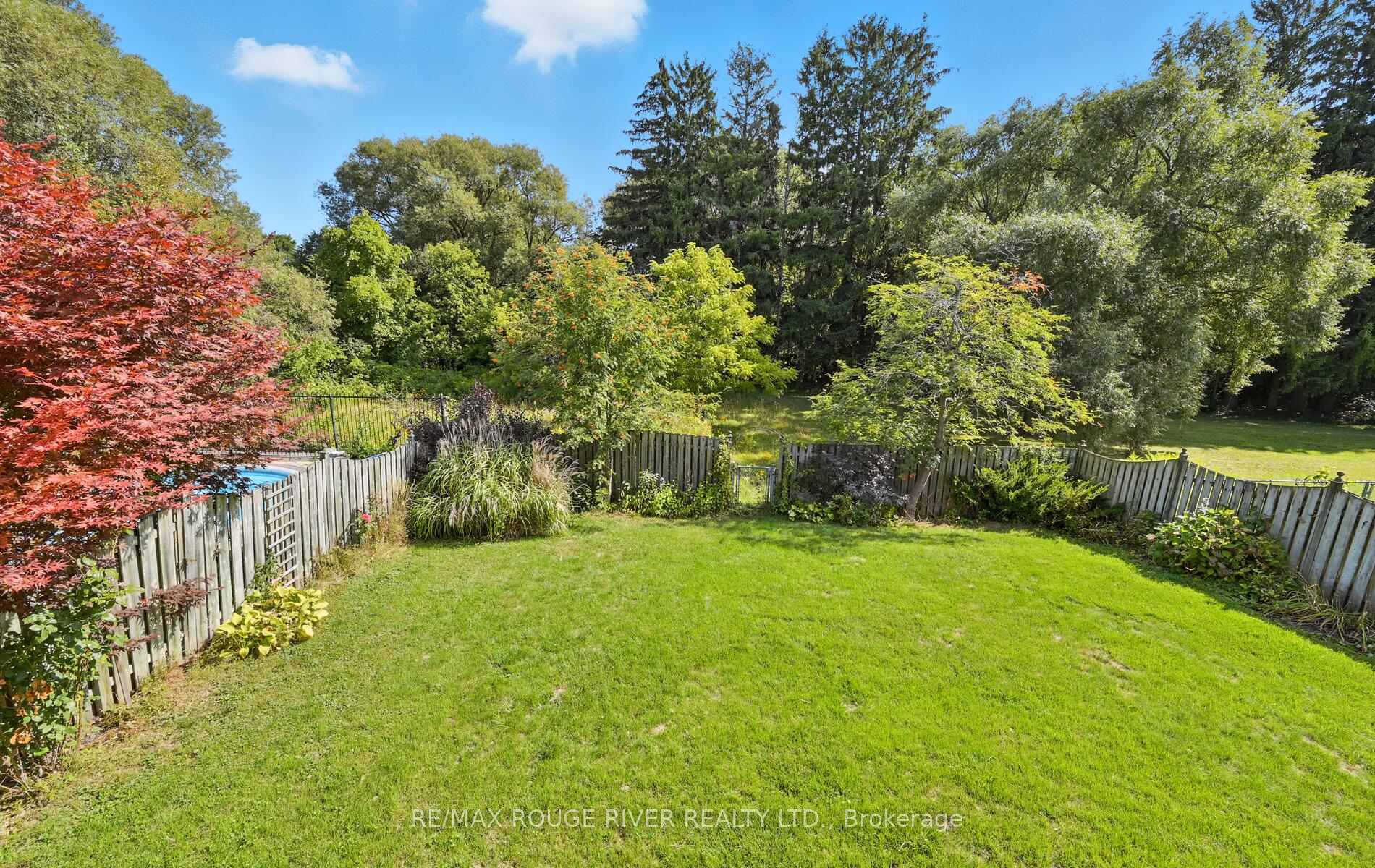 Photo 36 of 575 Dunrobin Court, Oshawa, McLaughlin — HOMEH