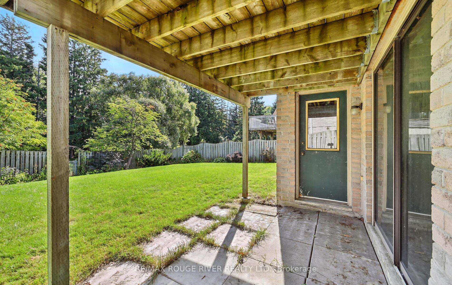 Photo 37 of 575 Dunrobin Court, Oshawa, McLaughlin — HOMEH