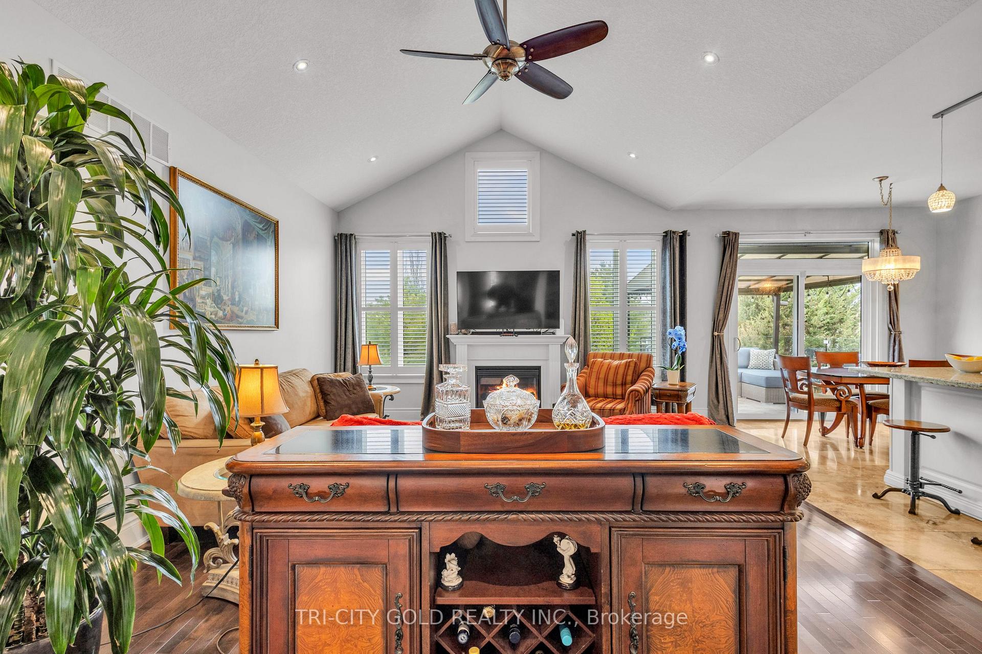 Photo 6 of 153 Aberfoyle Mill Crescent, Puslinch, Aberfoyle — HOMEH