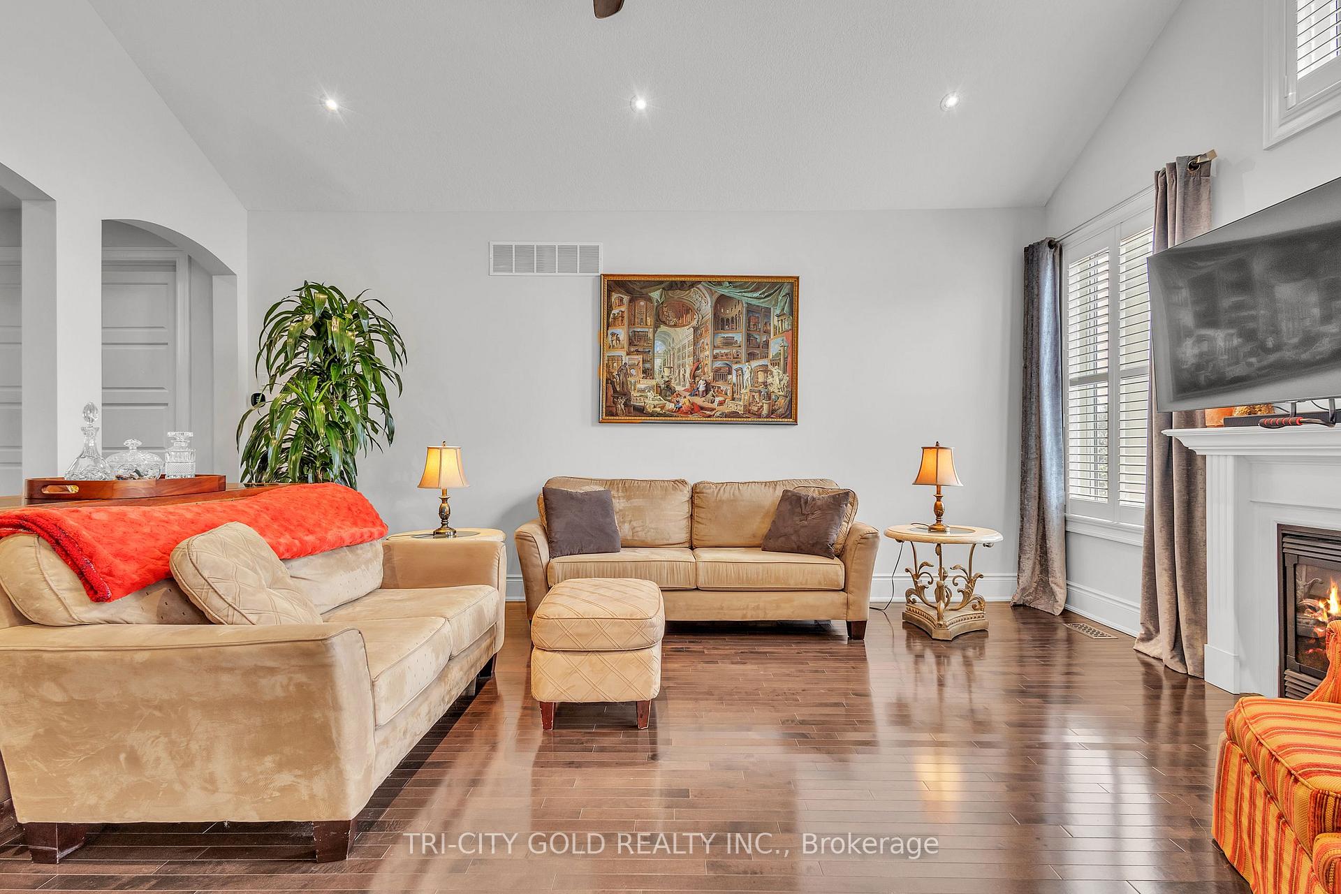 Photo 8 of 153 Aberfoyle Mill Crescent, Puslinch, Aberfoyle — HOMEH