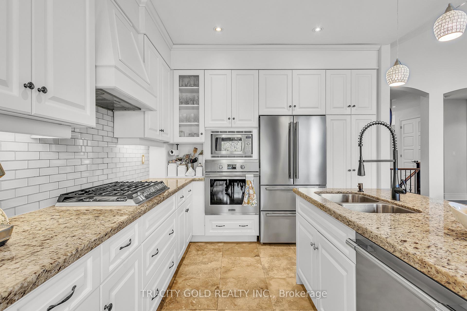 Photo 9 of 153 Aberfoyle Mill Crescent, Puslinch, Aberfoyle — HOMEH